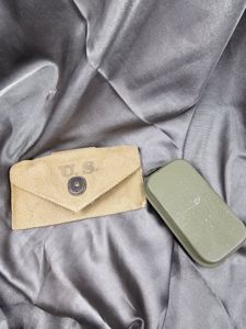 WWII US FIRST AID CARLISLE POUCH