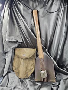 WWII US ENTRENCHING TOOL