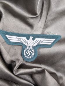 WWII GERMAN ARMY BREAST EAGLE
