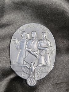 1935 LABOR DAY GERMAN TINNIE