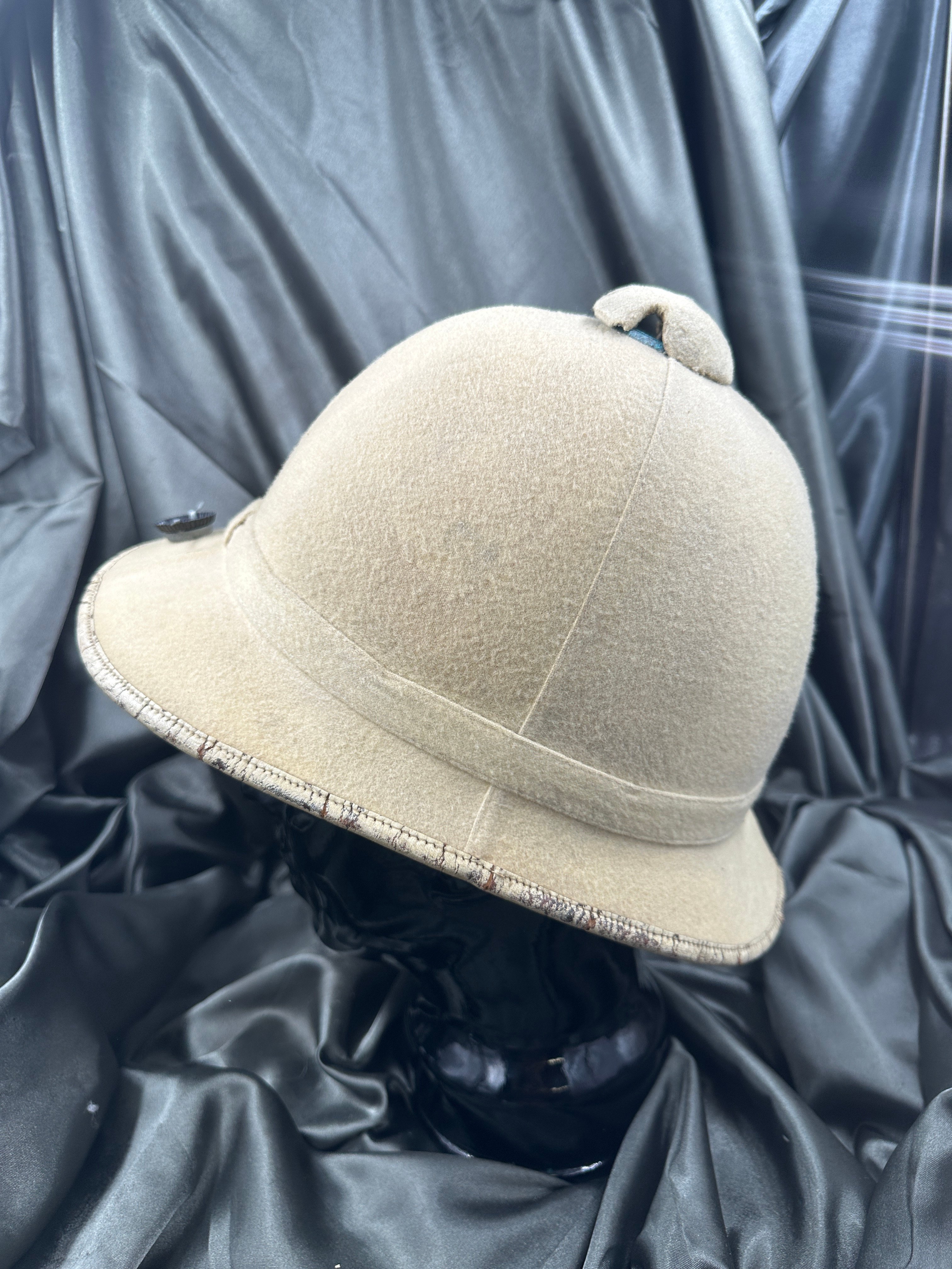 WWI GERMAN PITH HELMET — image 4