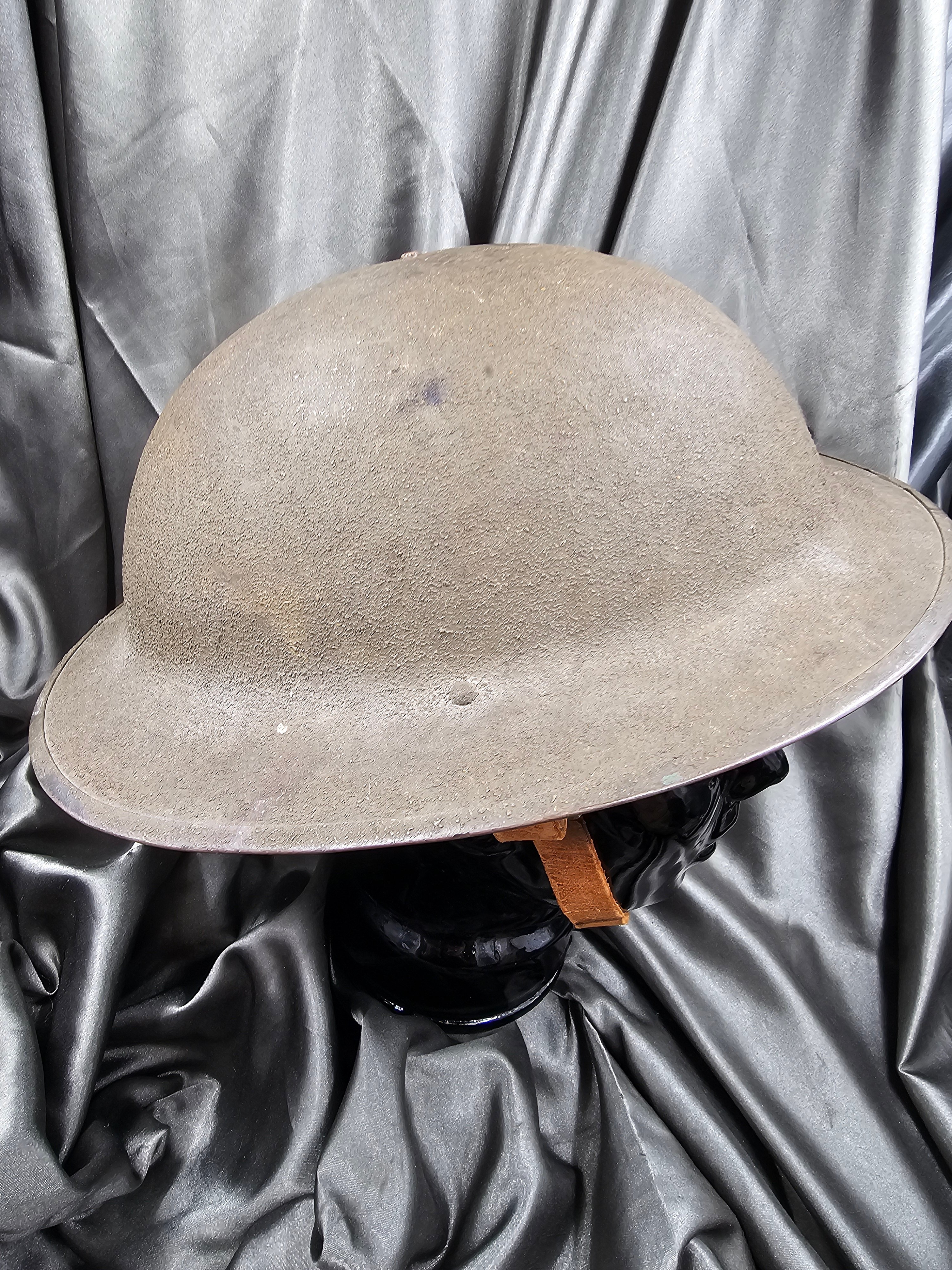 WWI US DOUGHBOY M1917 HELMET — image 2