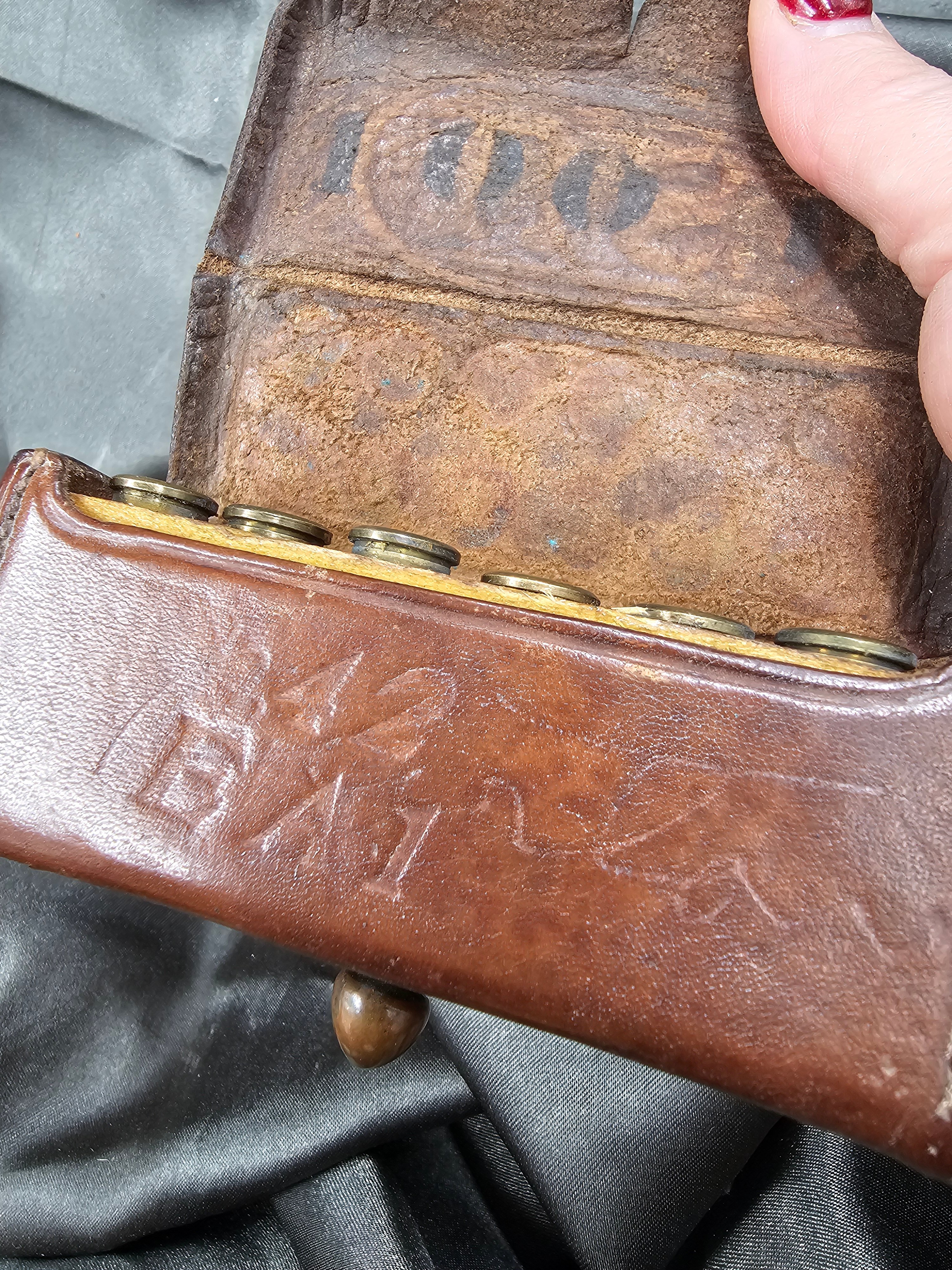 1905 UNIT MARKED .38 REVOLVER CARTRIDGE BOX WITH ORIGINAL SPENT BULLETS (INERT) — image 6