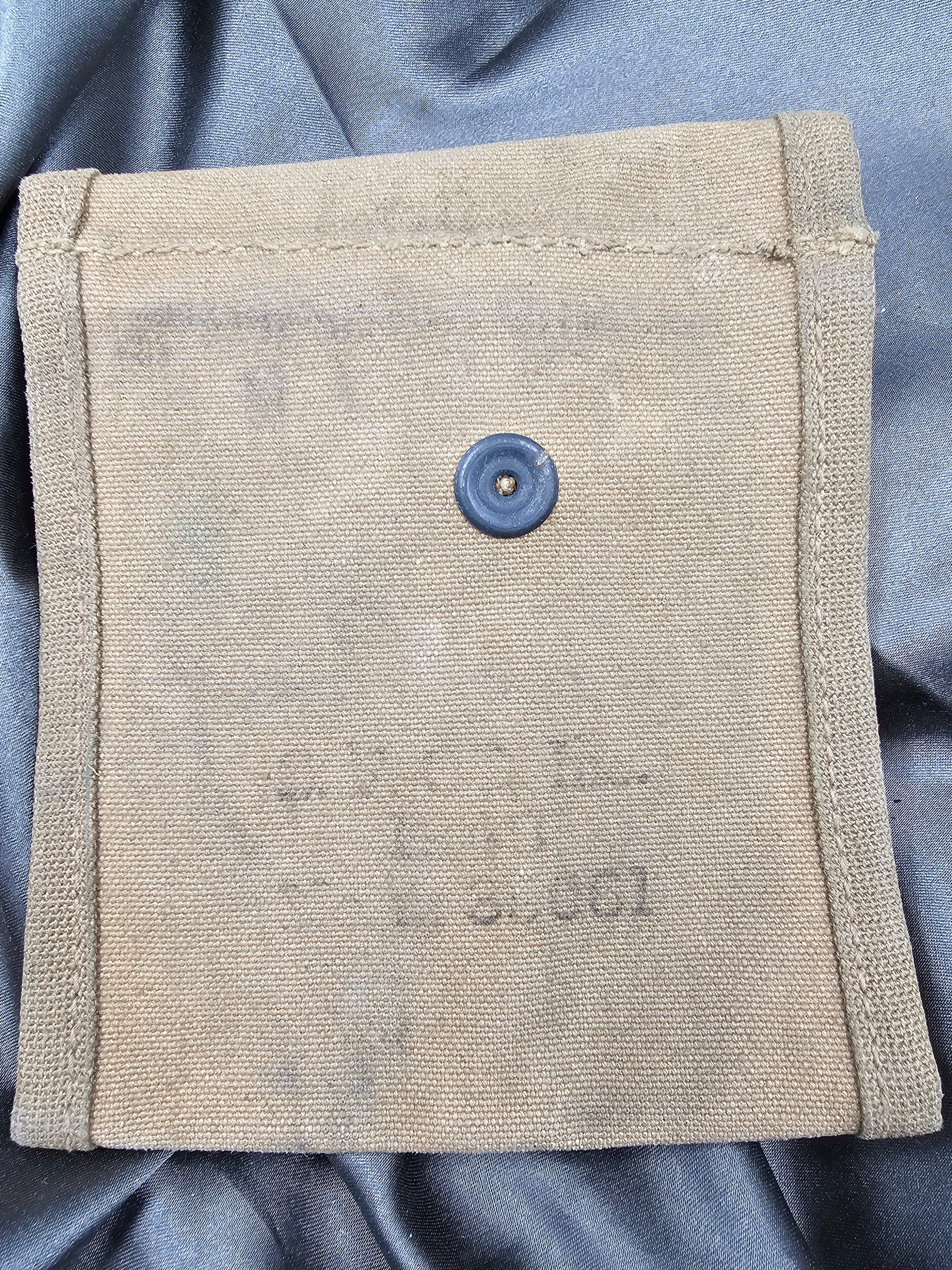 WWII US AMMO POUCH — image 2