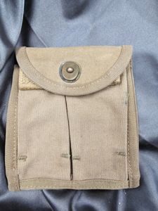 WWII US AMMO POUCH