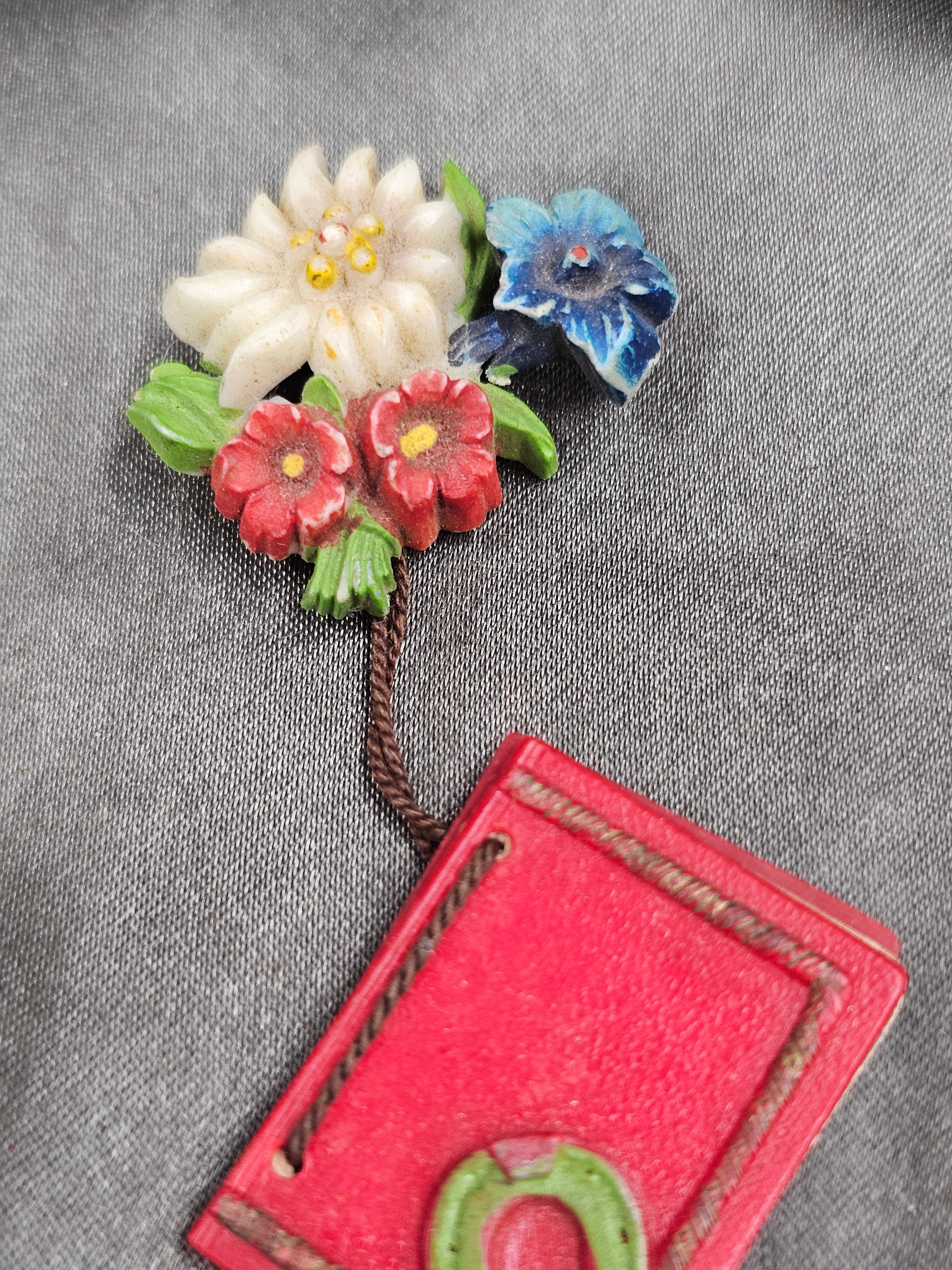 WWII GERMAN WHW SMALL BROOCH — image 2