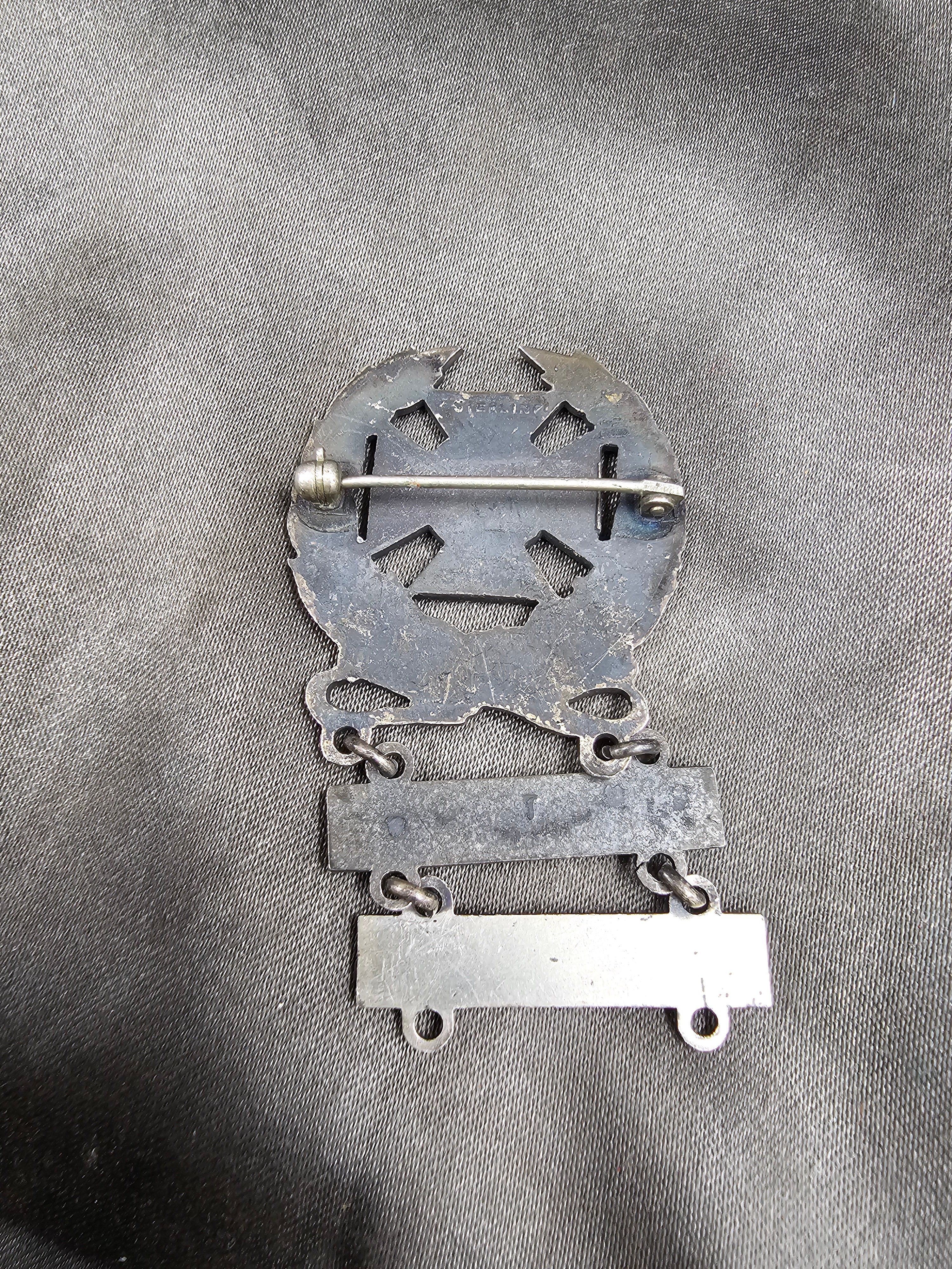 WWII US MARKSMANSHIP BADGE — image 2