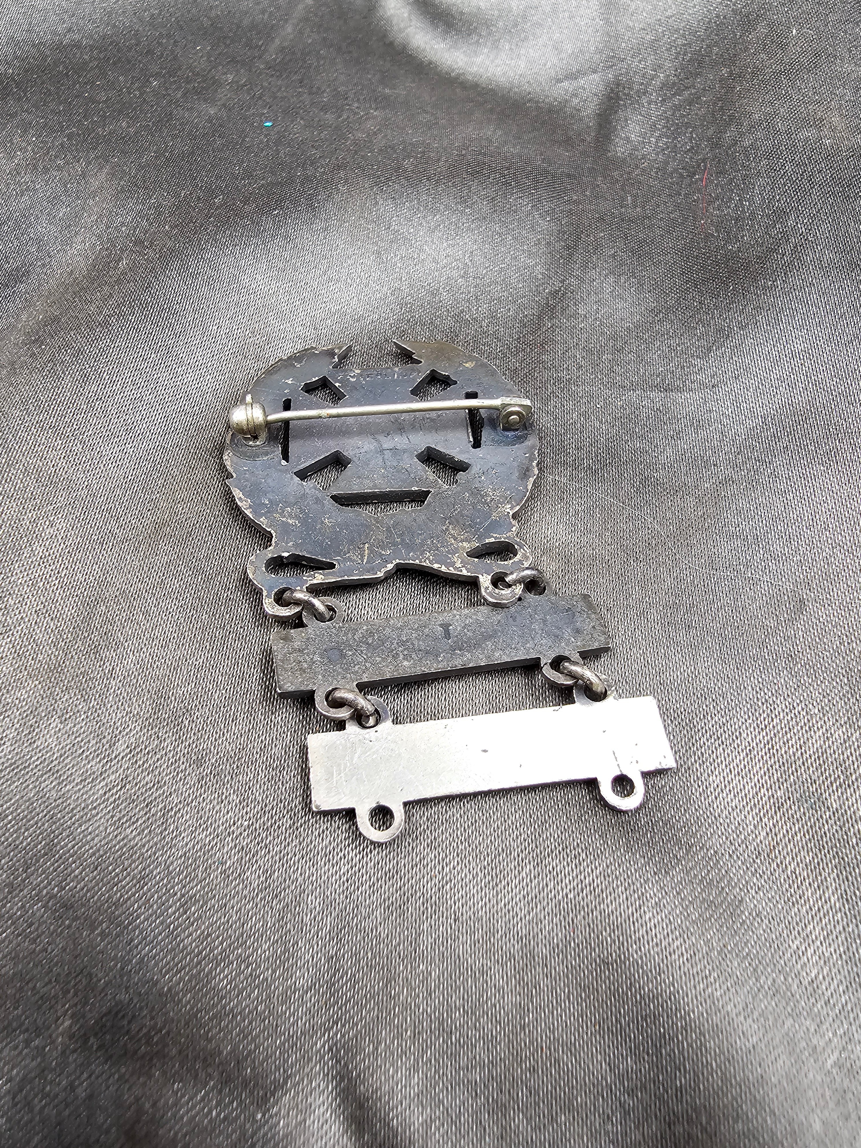 WWII US MARKSMANSHIP BADGE — image 3