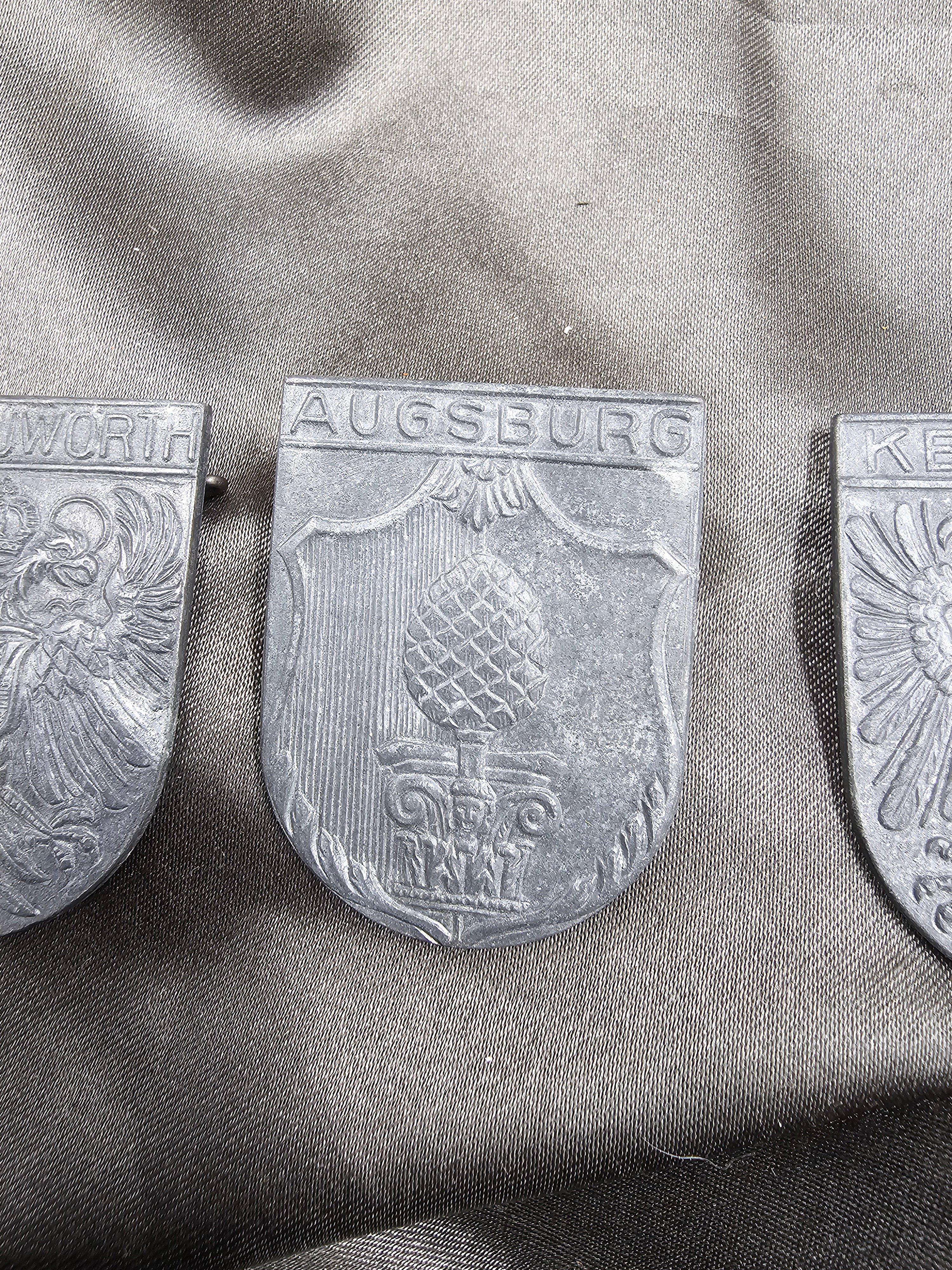 WWII GERMAN TINNIE CITY COLLECTION — image 3
