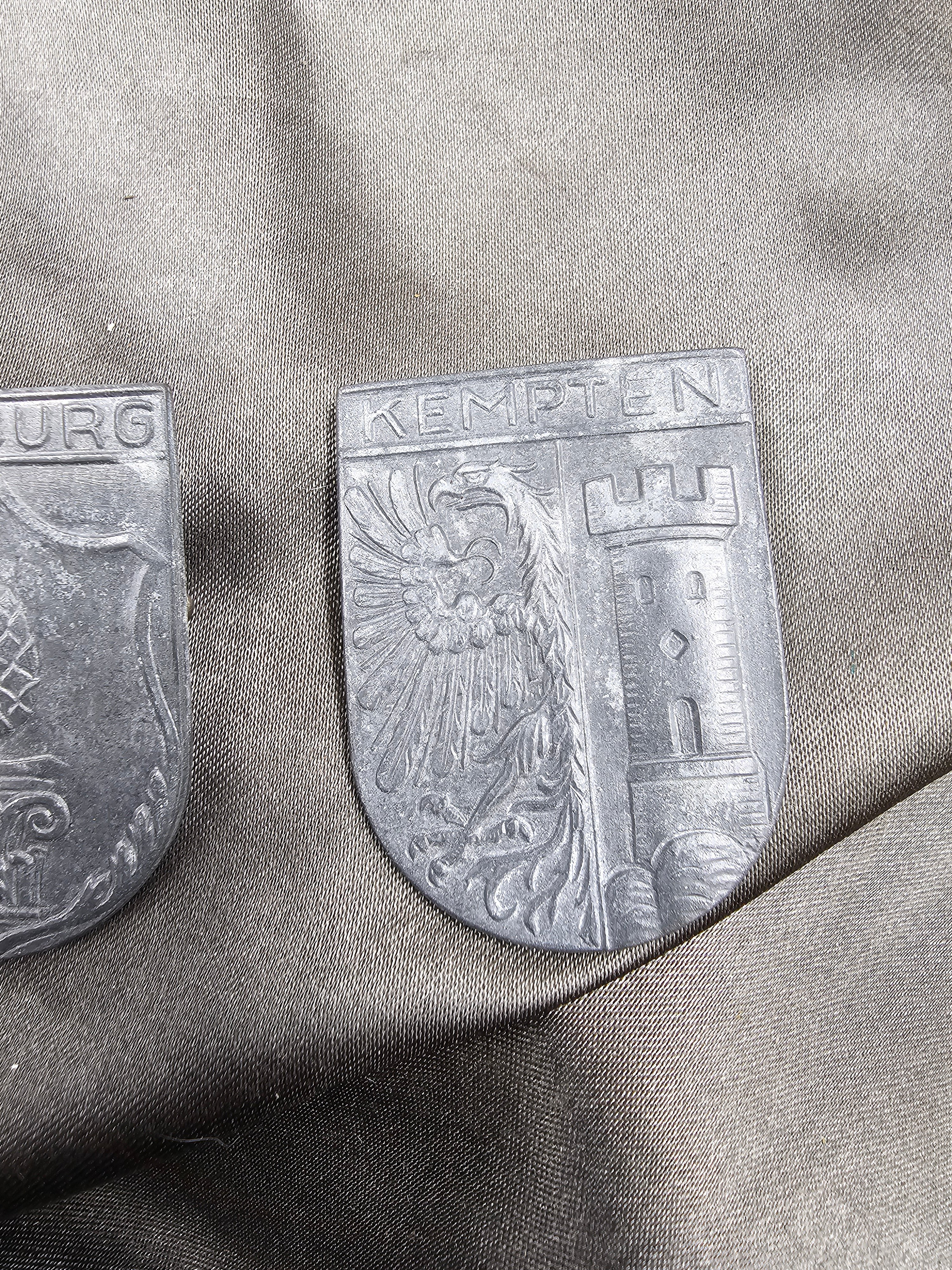 WWII GERMAN TINNIE CITY COLLECTION — image 4