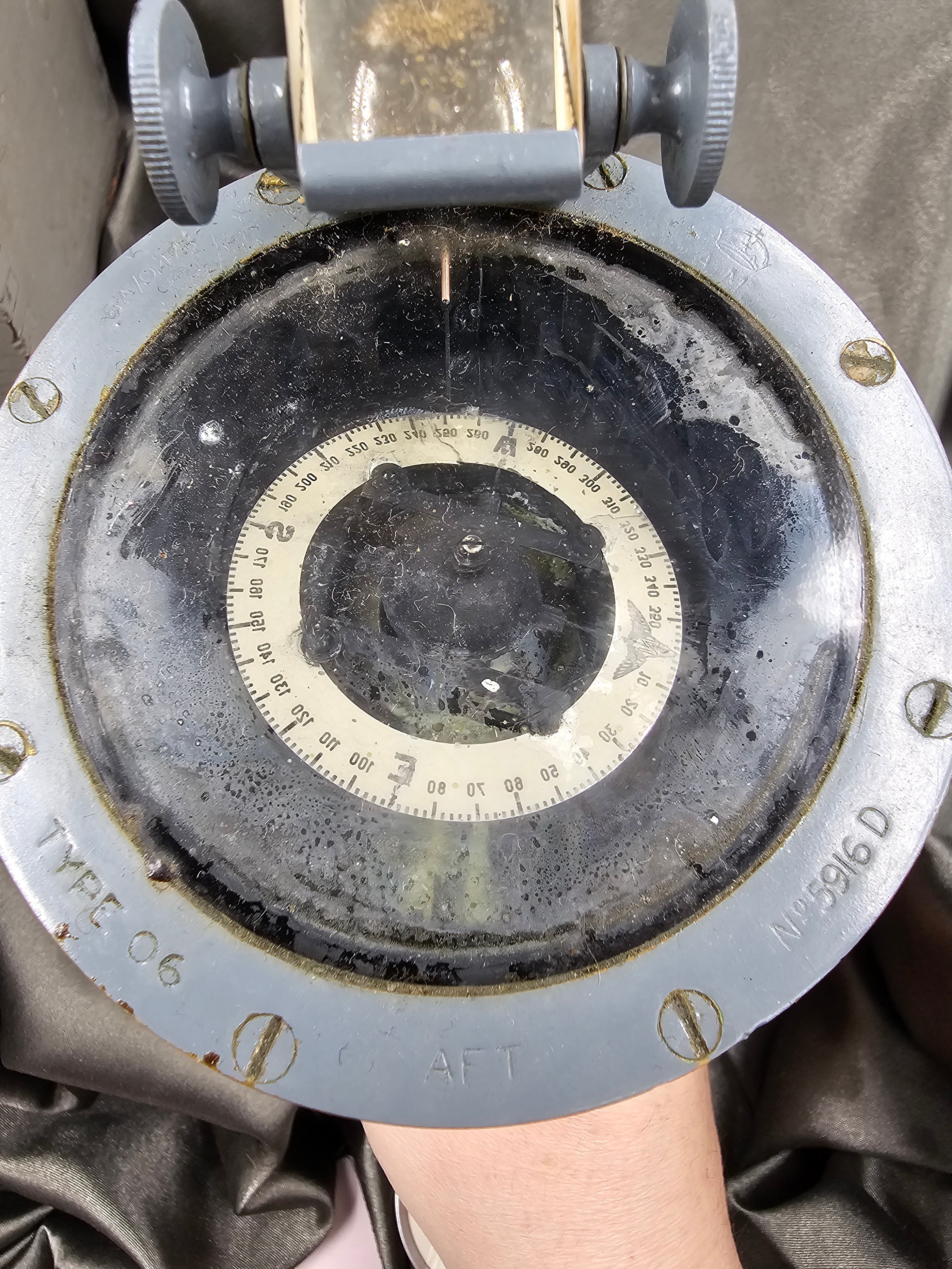 WWII BRITISH TYPE 06 HANDHELD COMPASS — image 2