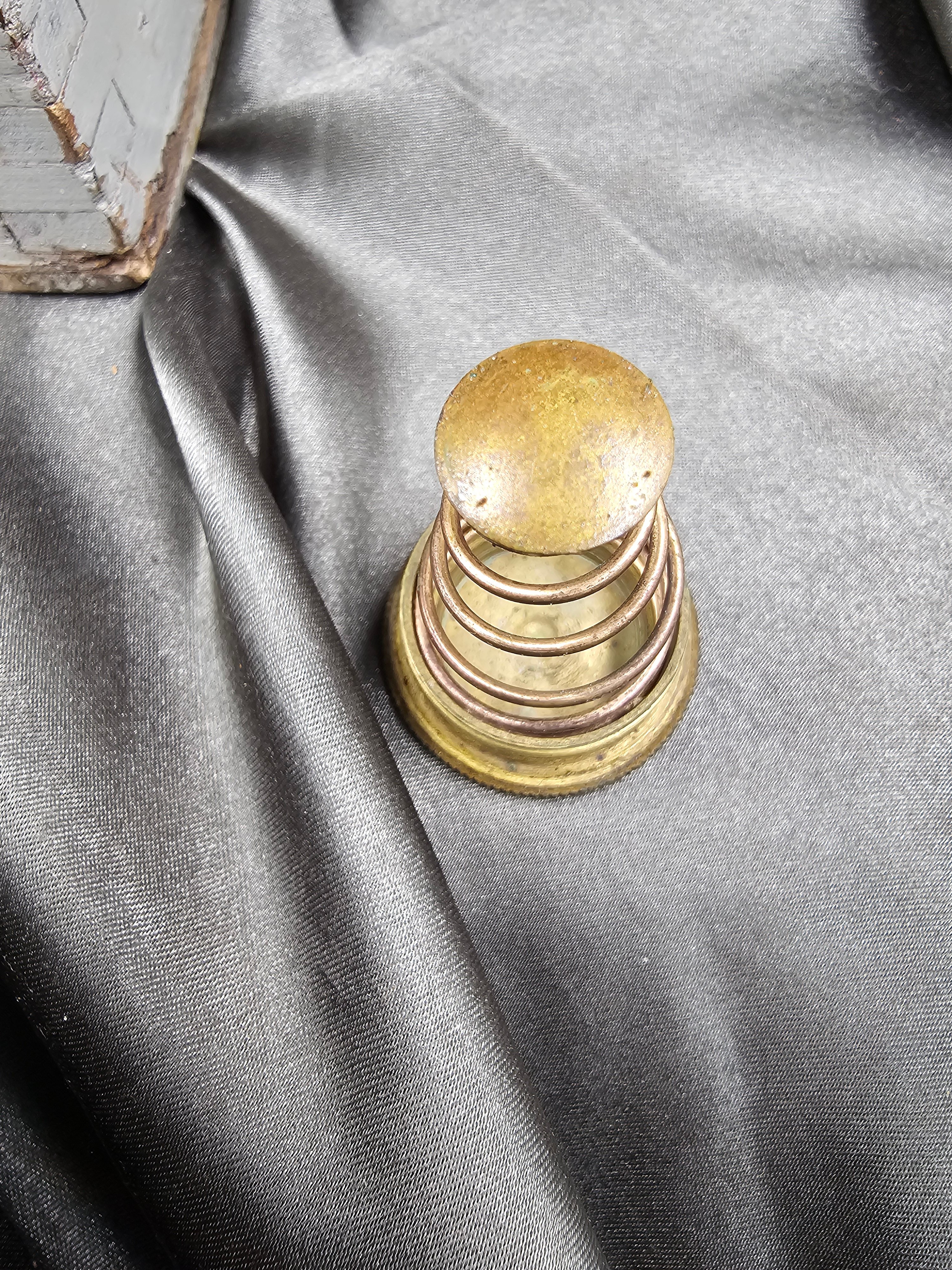 WWII BRITISH TYPE 06 HANDHELD COMPASS — image 4