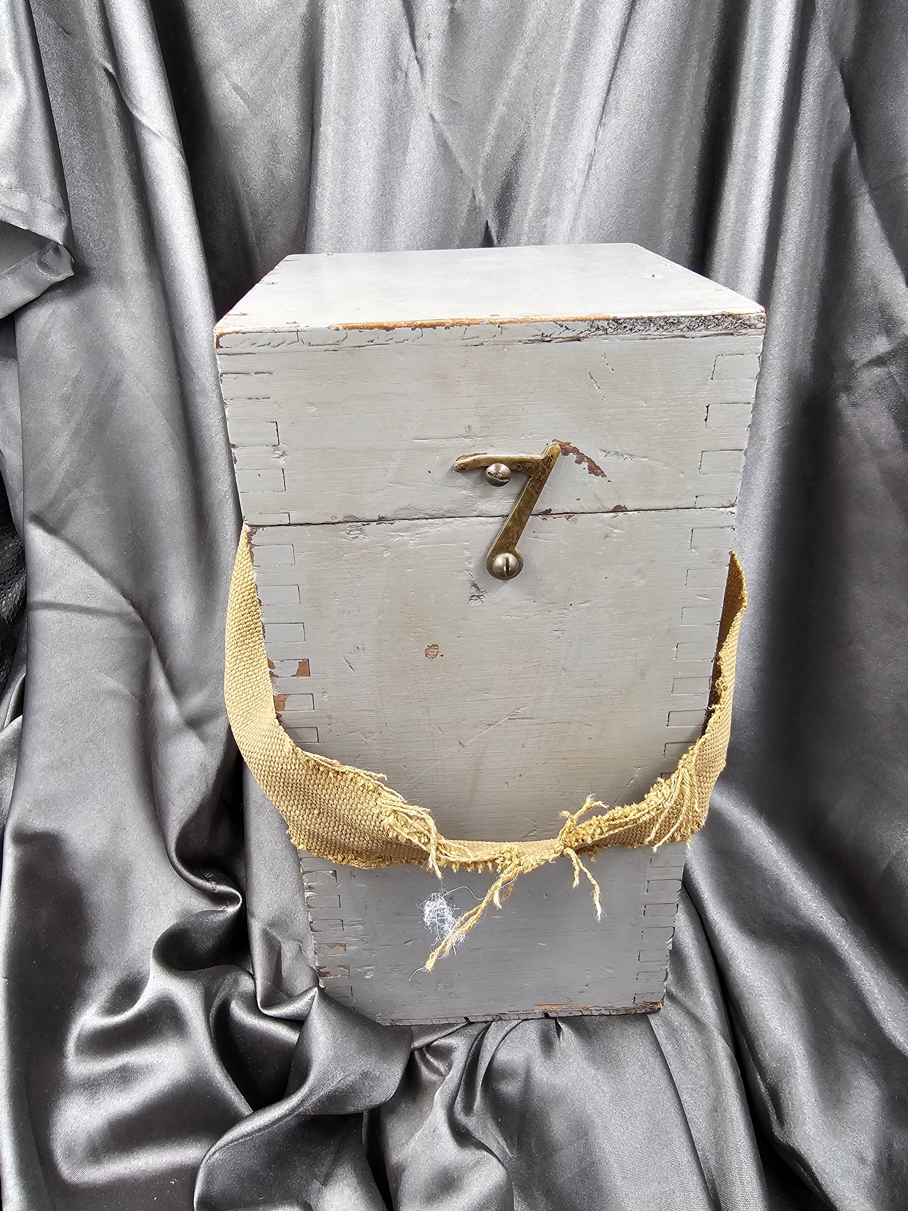 WWII BRITISH TYPE 06 HANDHELD COMPASS — image 5