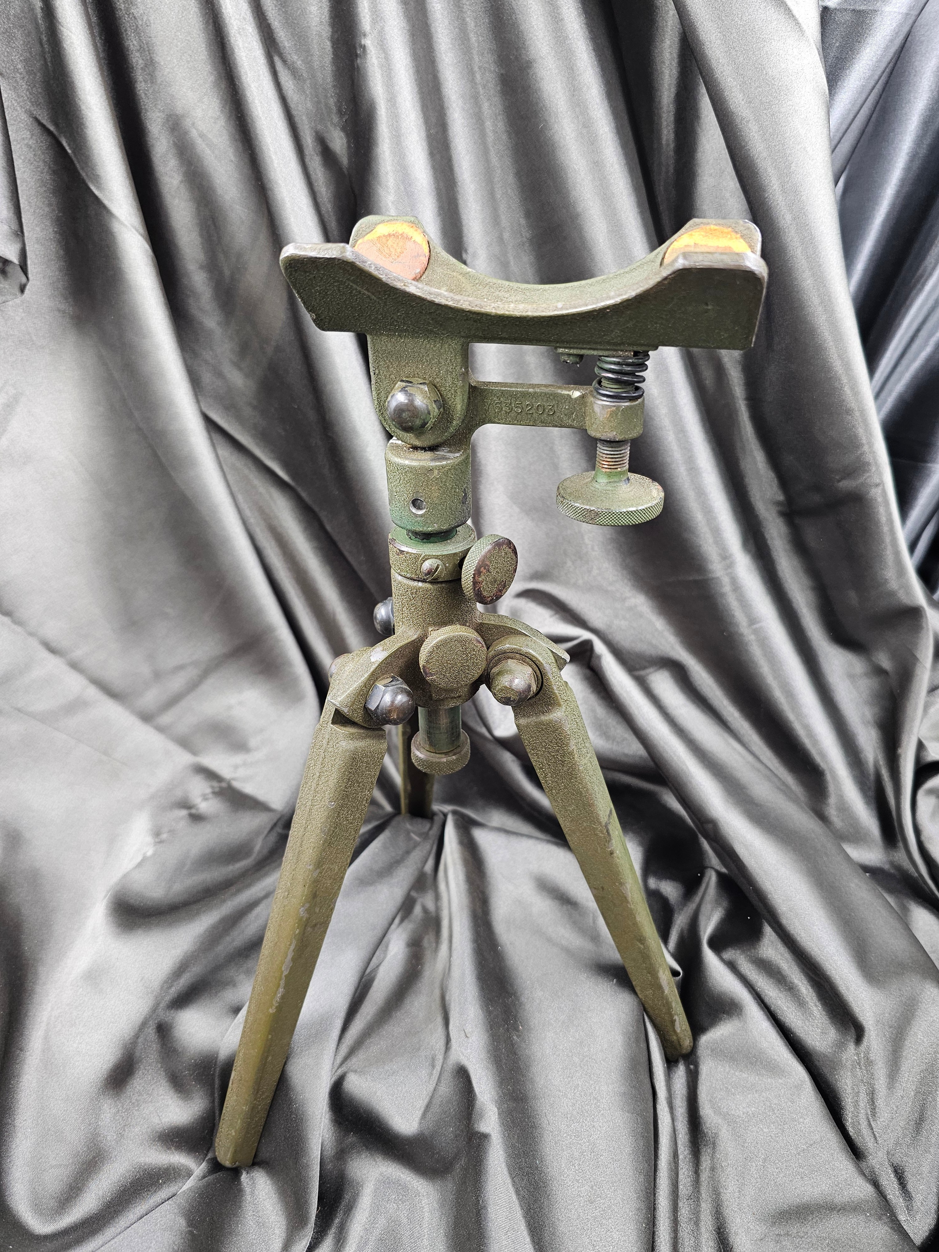 VIETNAM WAR ERA M15 TRIPOD FOR M49 SPOTTING SCOPE — image 3