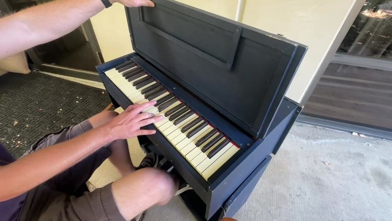 WWII US NAVY FIELD ORGAN FOR CHAPLAIN — image 5