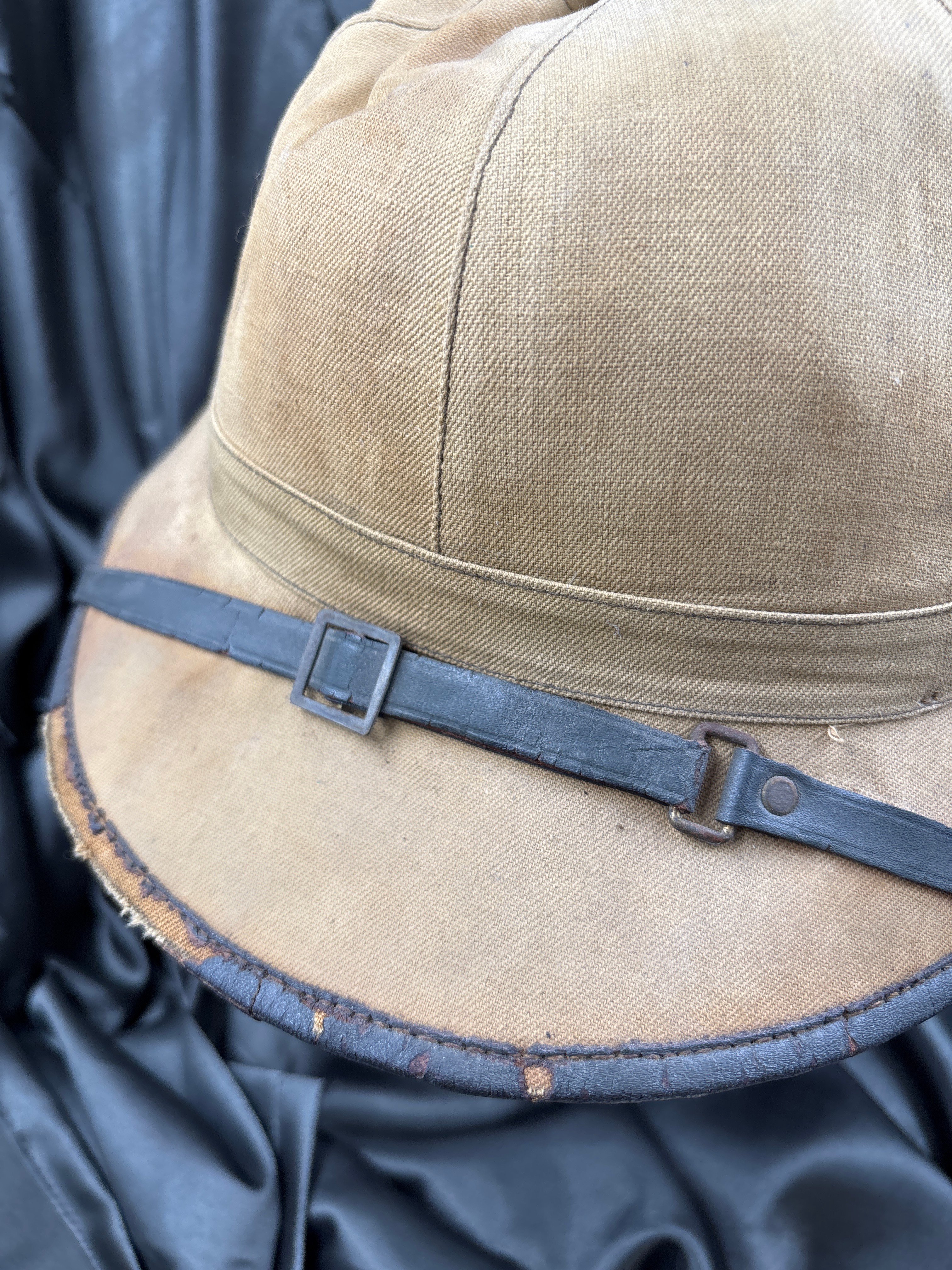 WWII GERMAN DAK PITH HELMET — image 2
