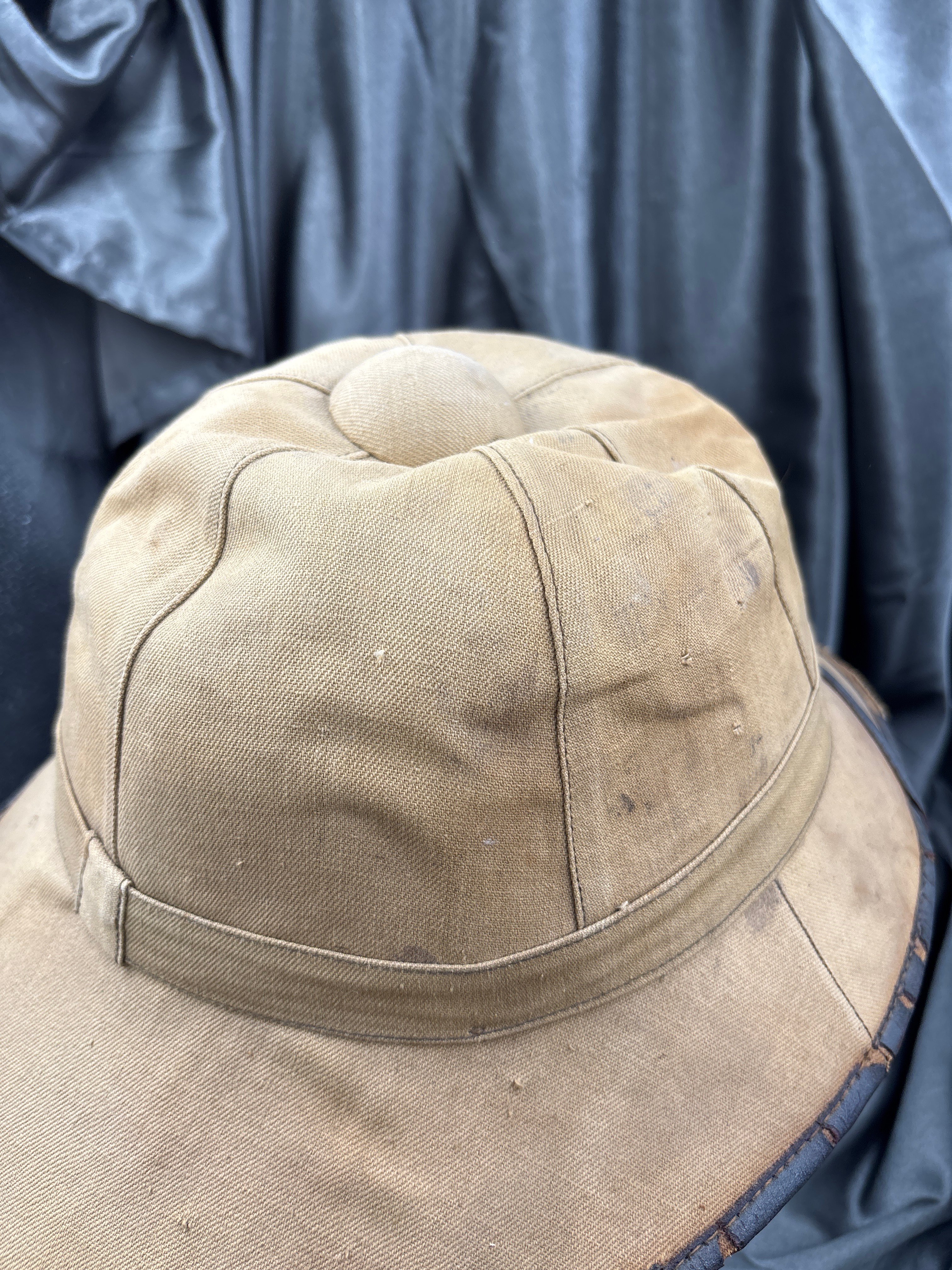 WWII GERMAN DAK PITH HELMET — image 4