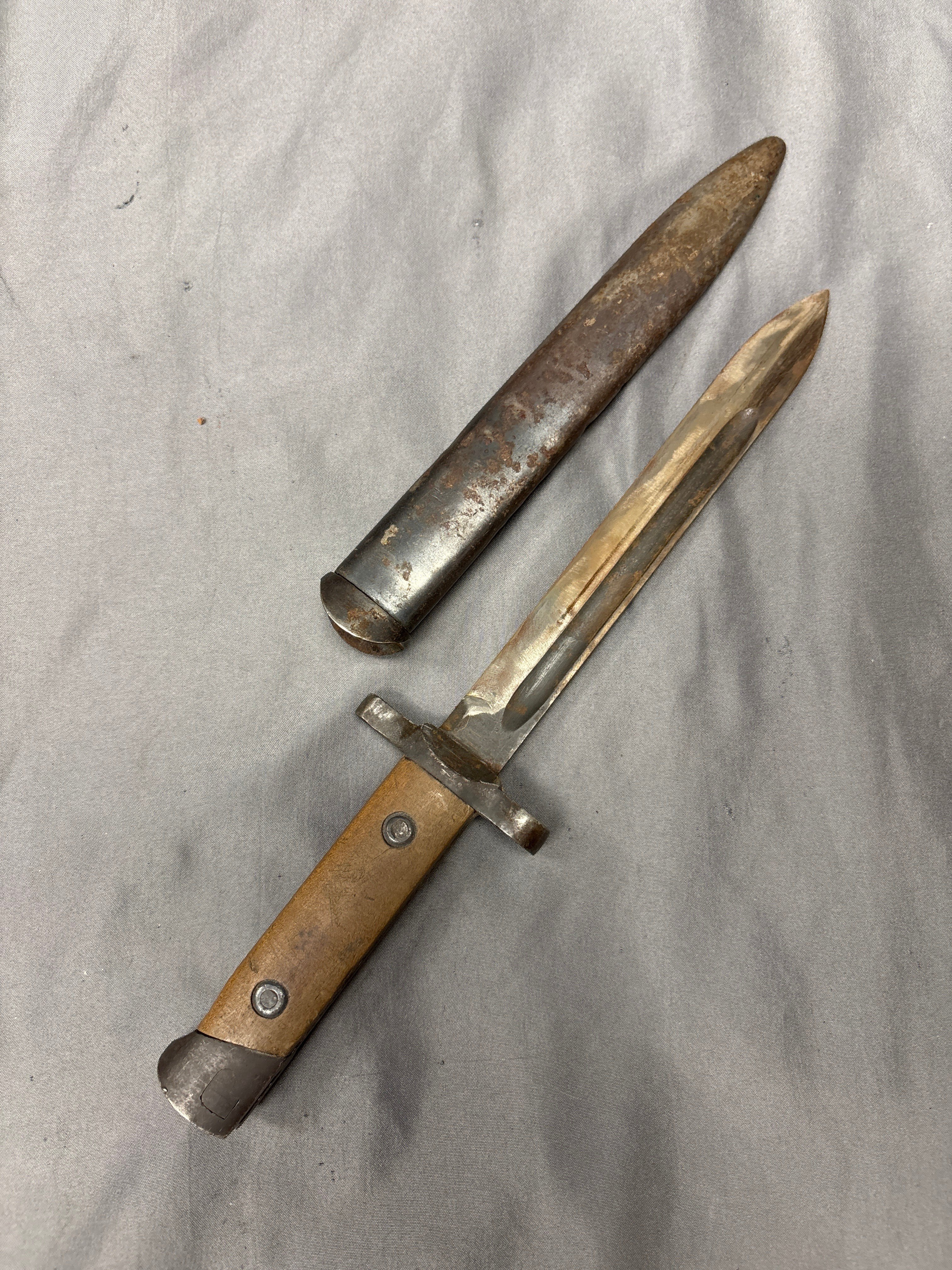 WWII FIXED BLADE ITALIAN CARCANO BAYONET — image 2