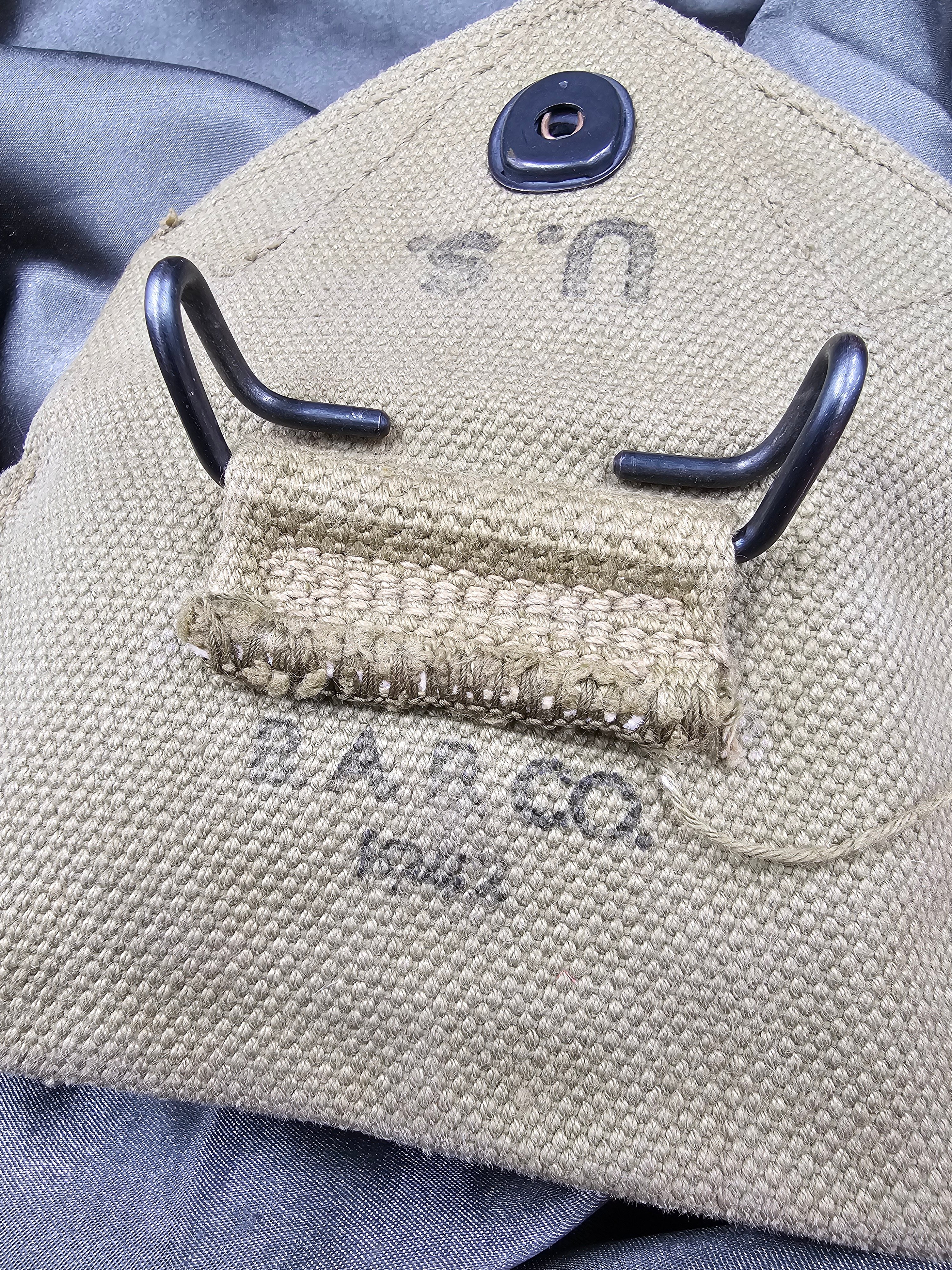 WWII US FIRST AID CARLISLE BANDAGE AND POUCH — image 4