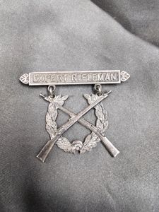 WWI US MARINE CORPS EXPERT RIFLEMAN QUALIFICATION BADGE