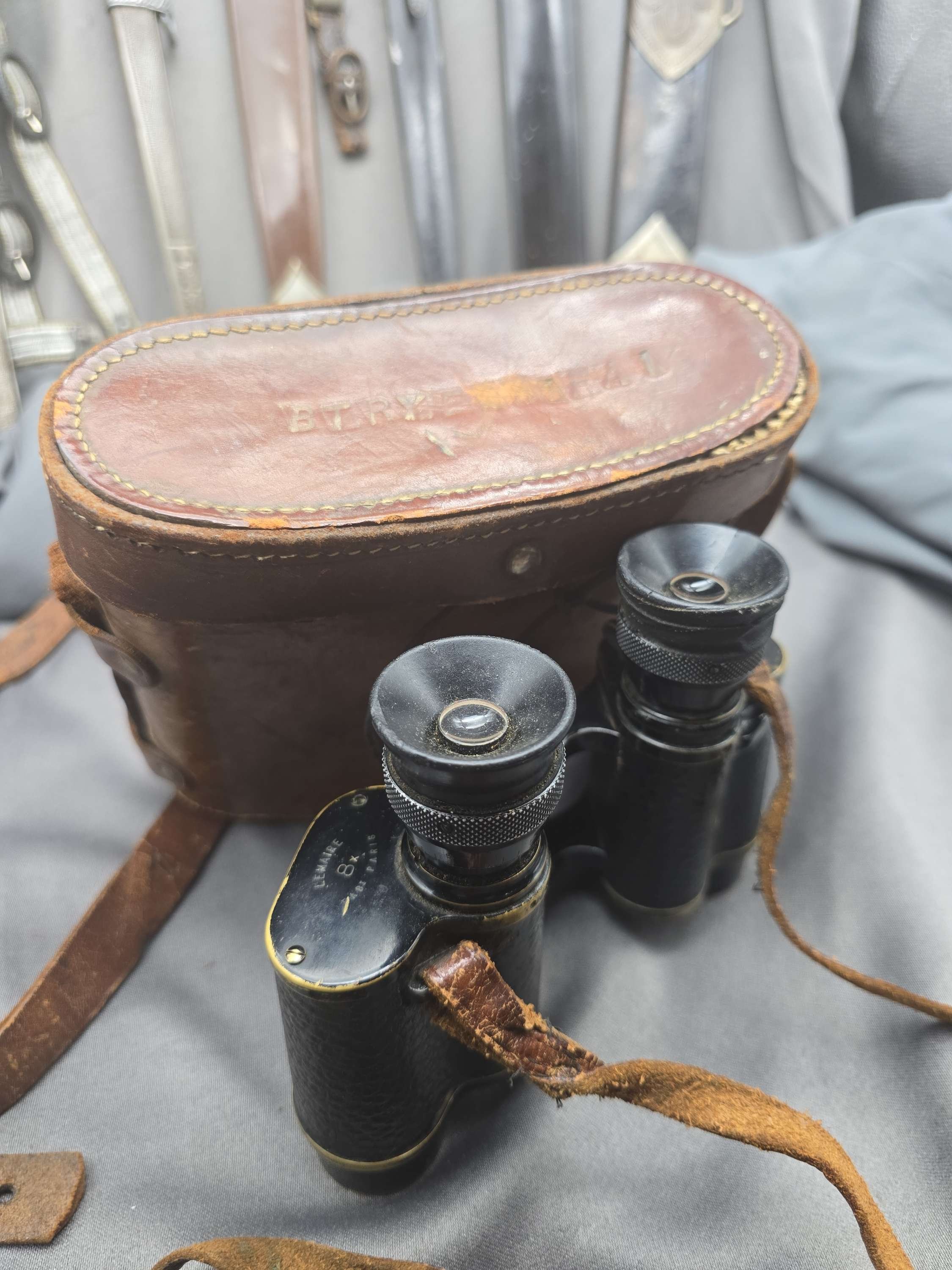 GI Bringback Grouping, Daggers, Binos & Insignia — image 4