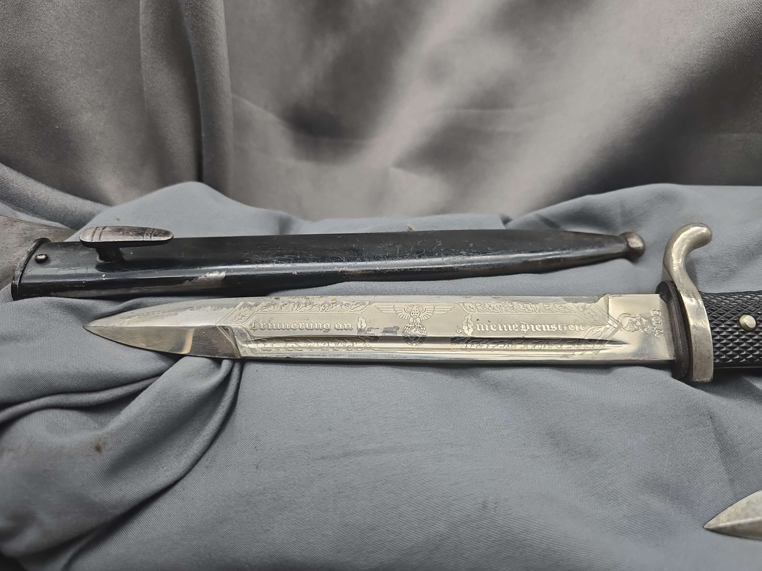 GI Bringback Grouping, Daggers, Binos & Insignia — image 7