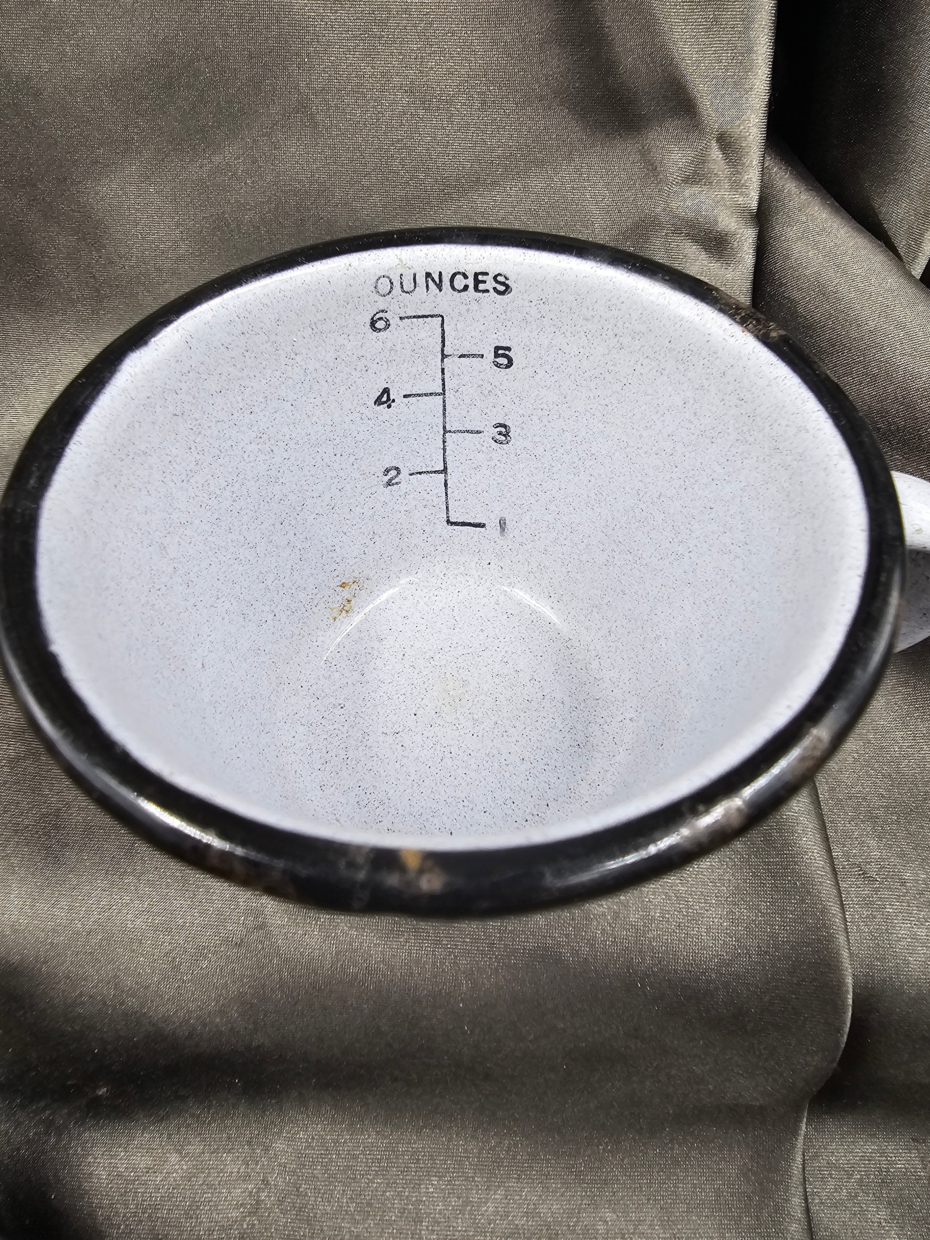 VINTAGE US NAVY MEASURING CUP — image 3
