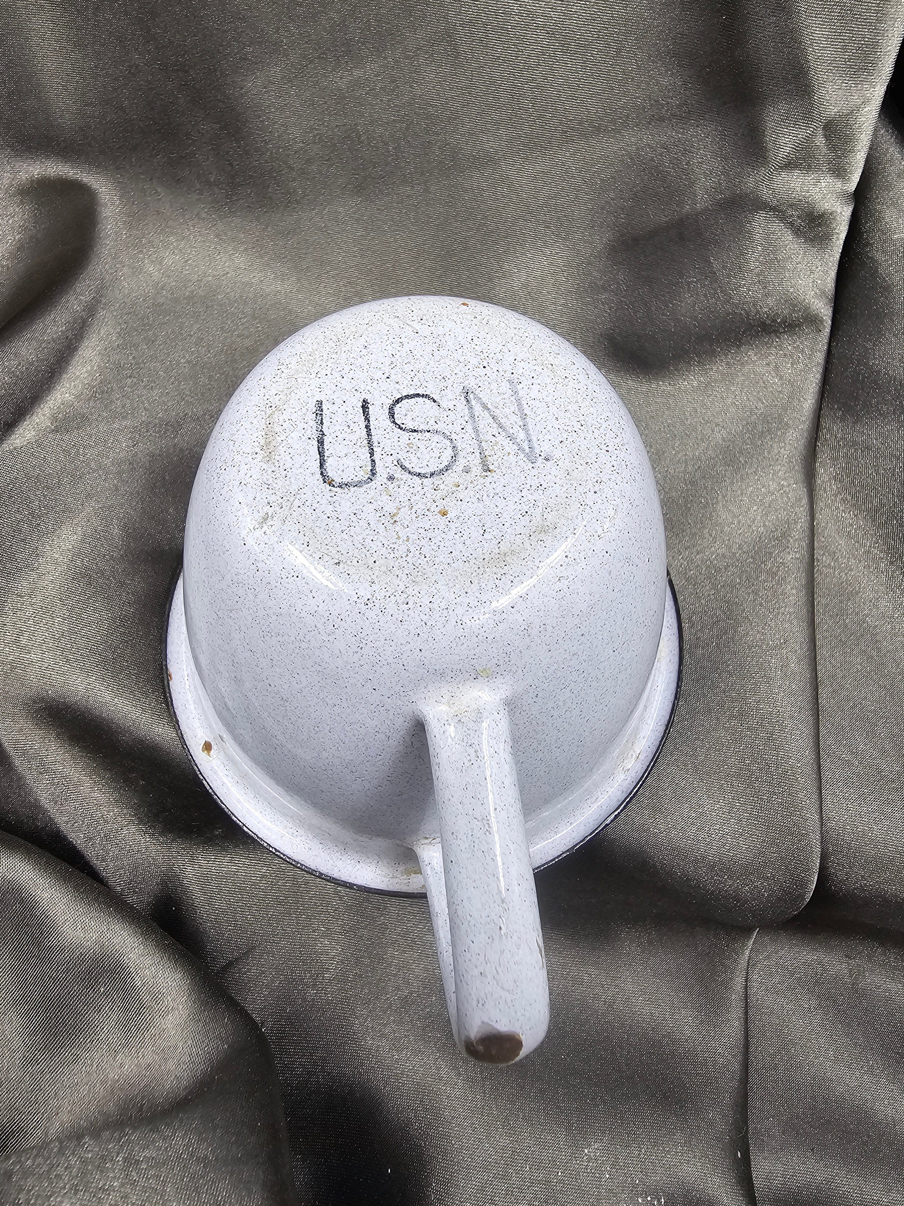 VINTAGE US NAVY MEASURING CUP — image 4