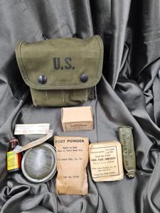 WWII/ KOREAN WAR ERA JUNGLE FIRST AID KIT