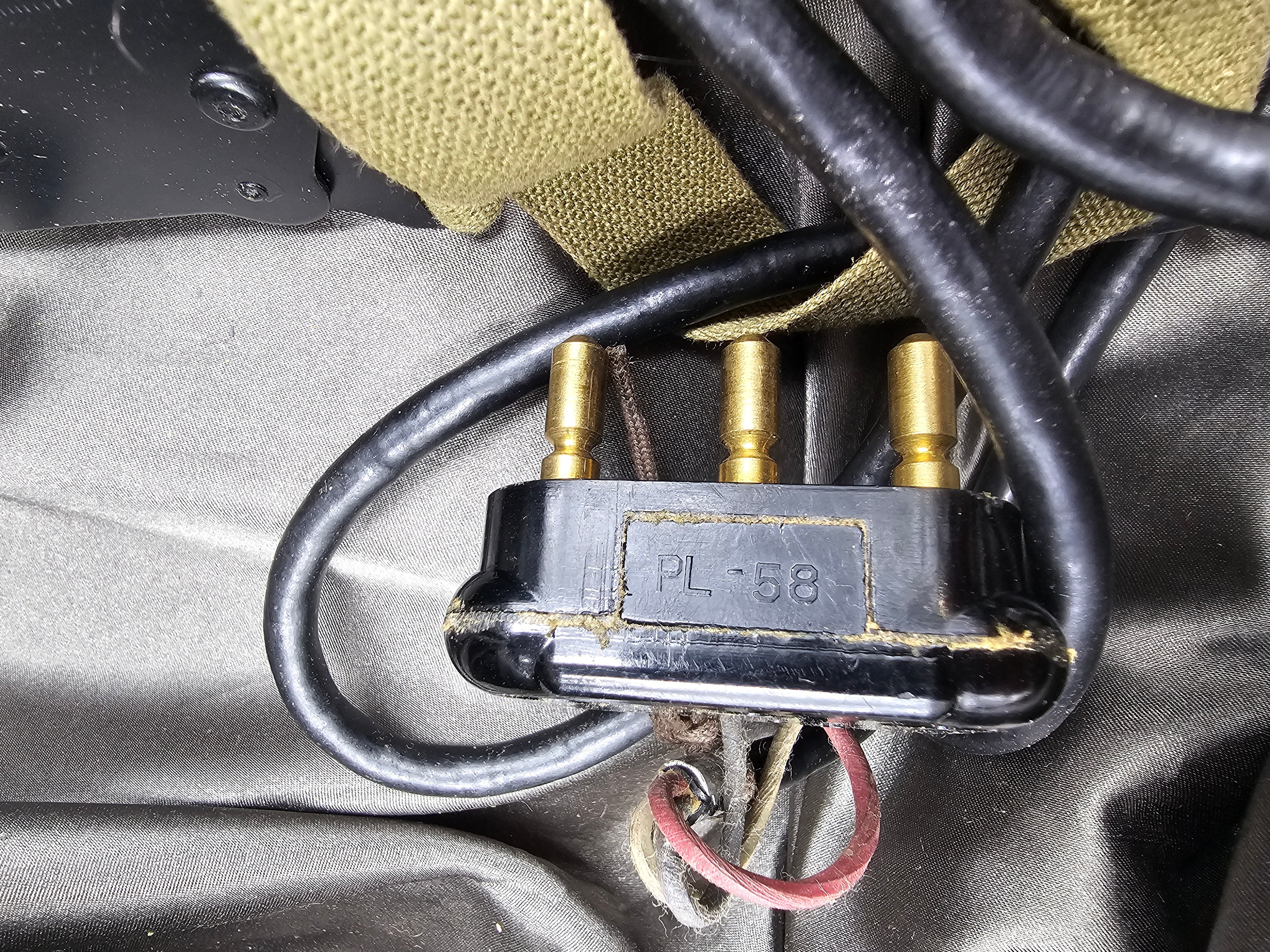 WWII ERA T26 ARMY SIGNAL CORPS CHEST MICROPHONE — image 5