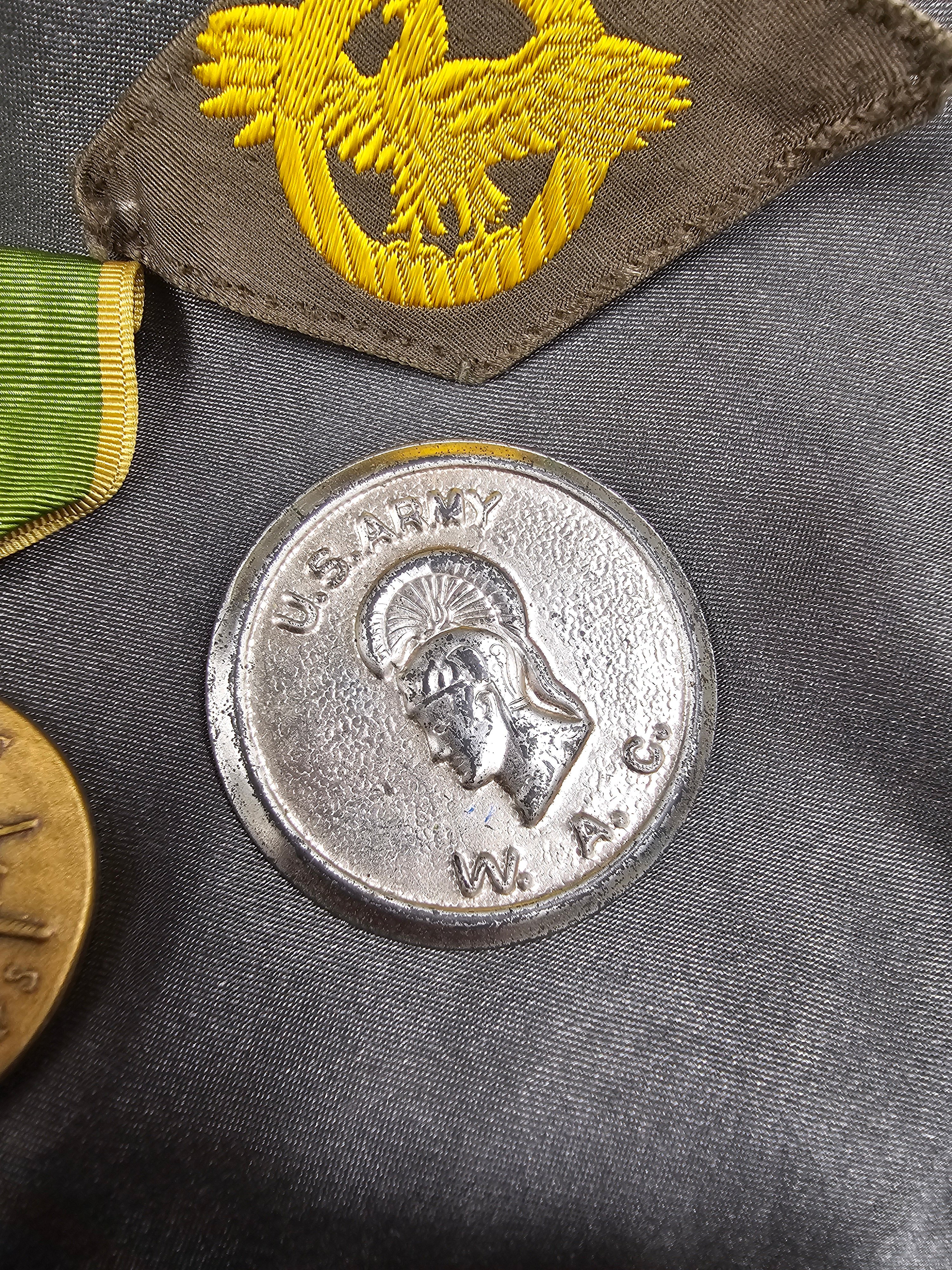 US WOMEN'S ARMY CORPS GROUPING — image 3