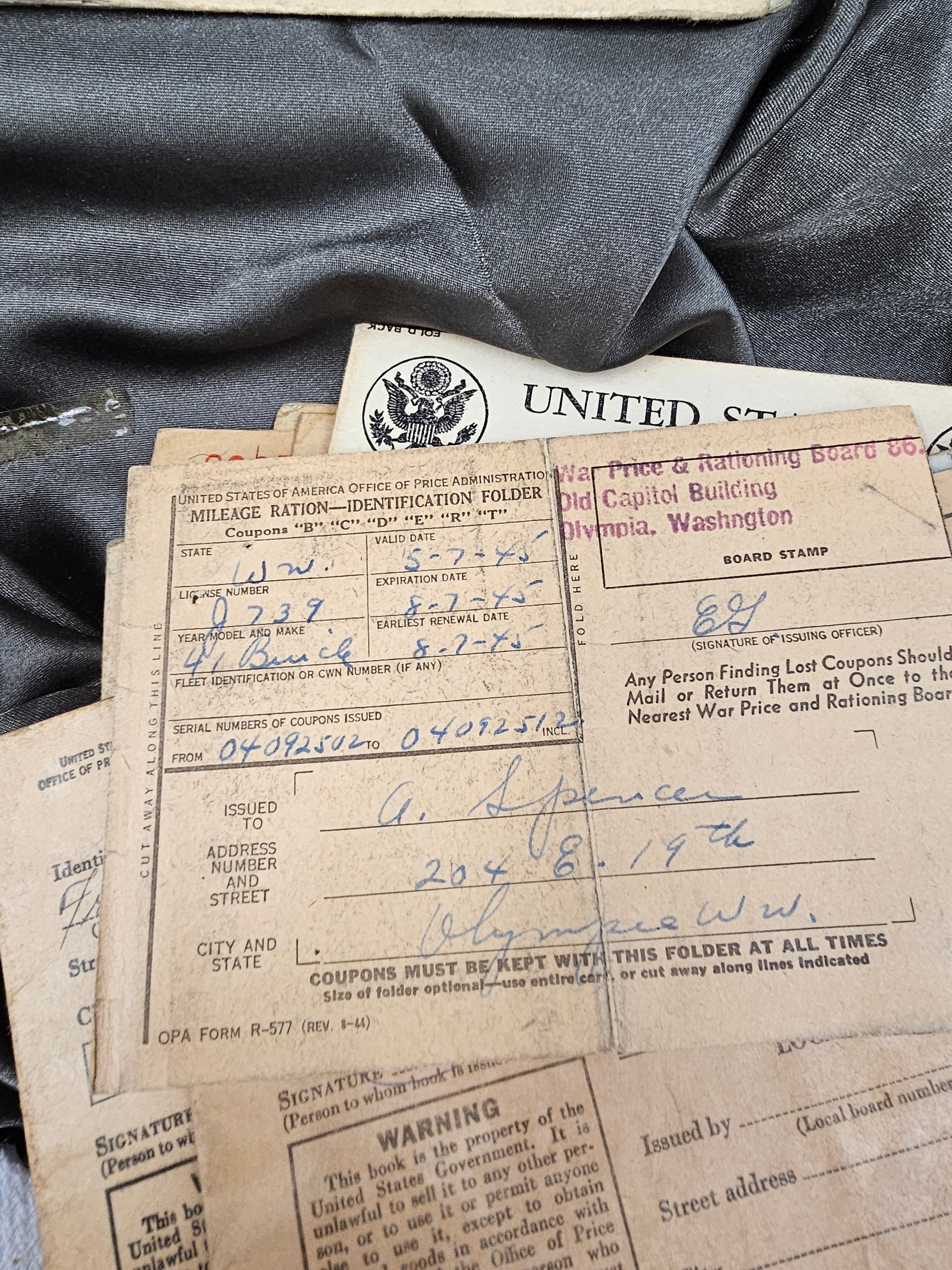 WWII LOT OF US RATION BOOKS — image 11