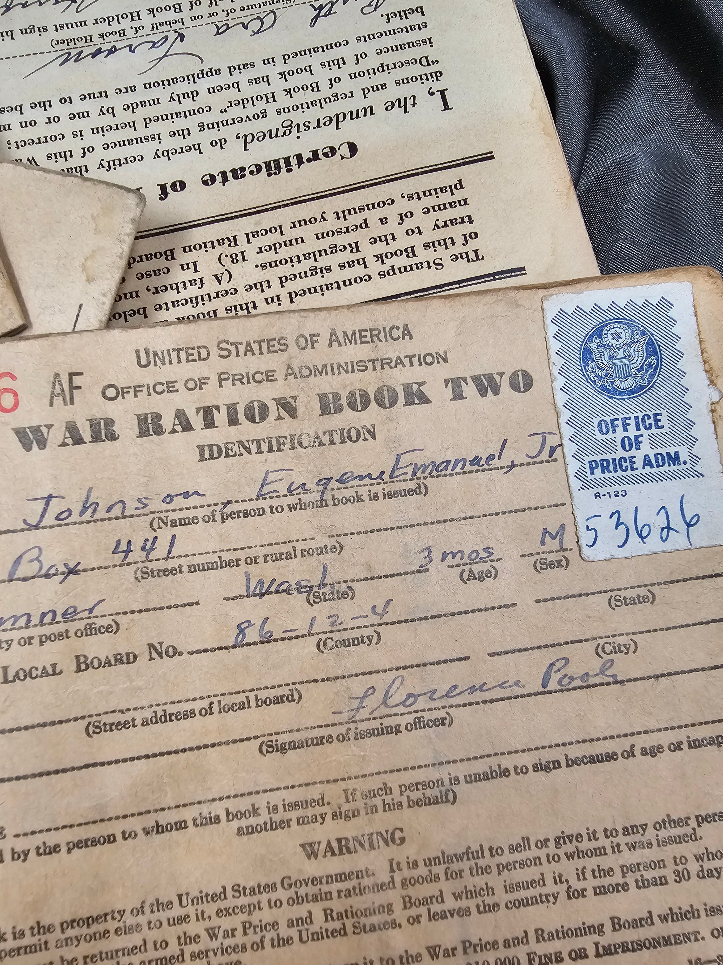 WWII LOT OF US RATION BOOKS — image 8