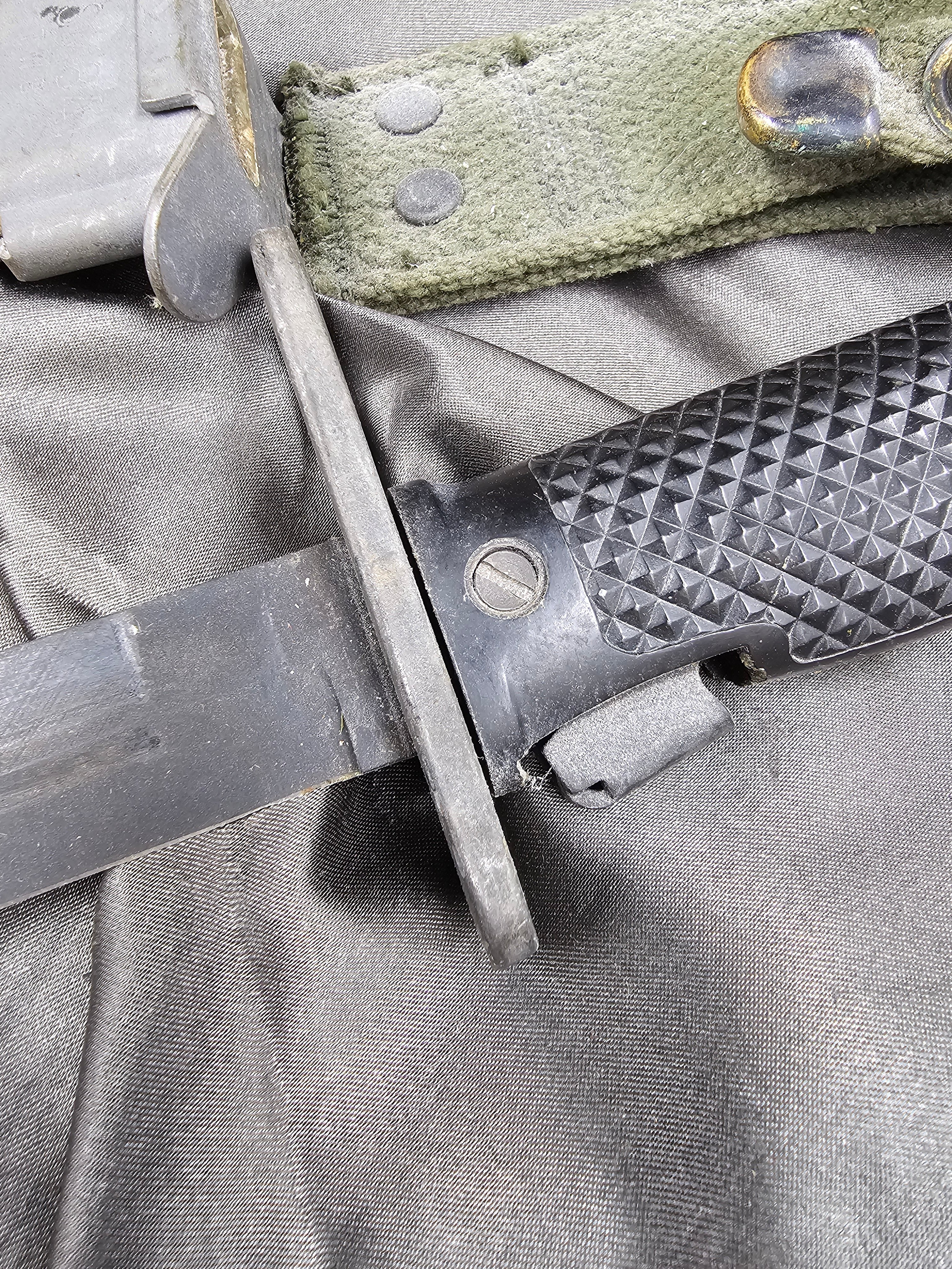 VIETNAM WAR ERA IMPERIAL M6 BAYONET — image 2