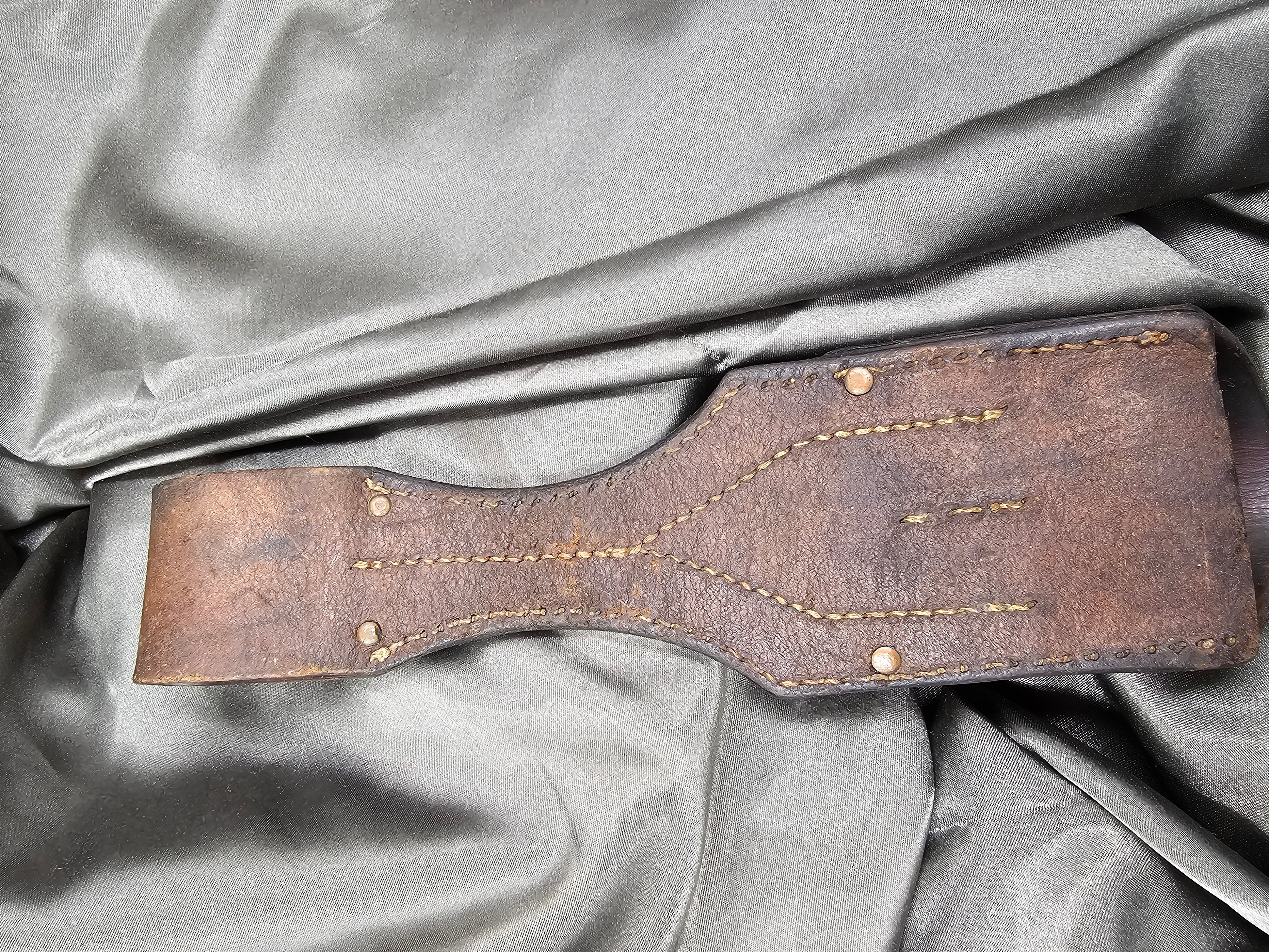 WWI GERMAN BUTCHER BAYONET FROG — image 4