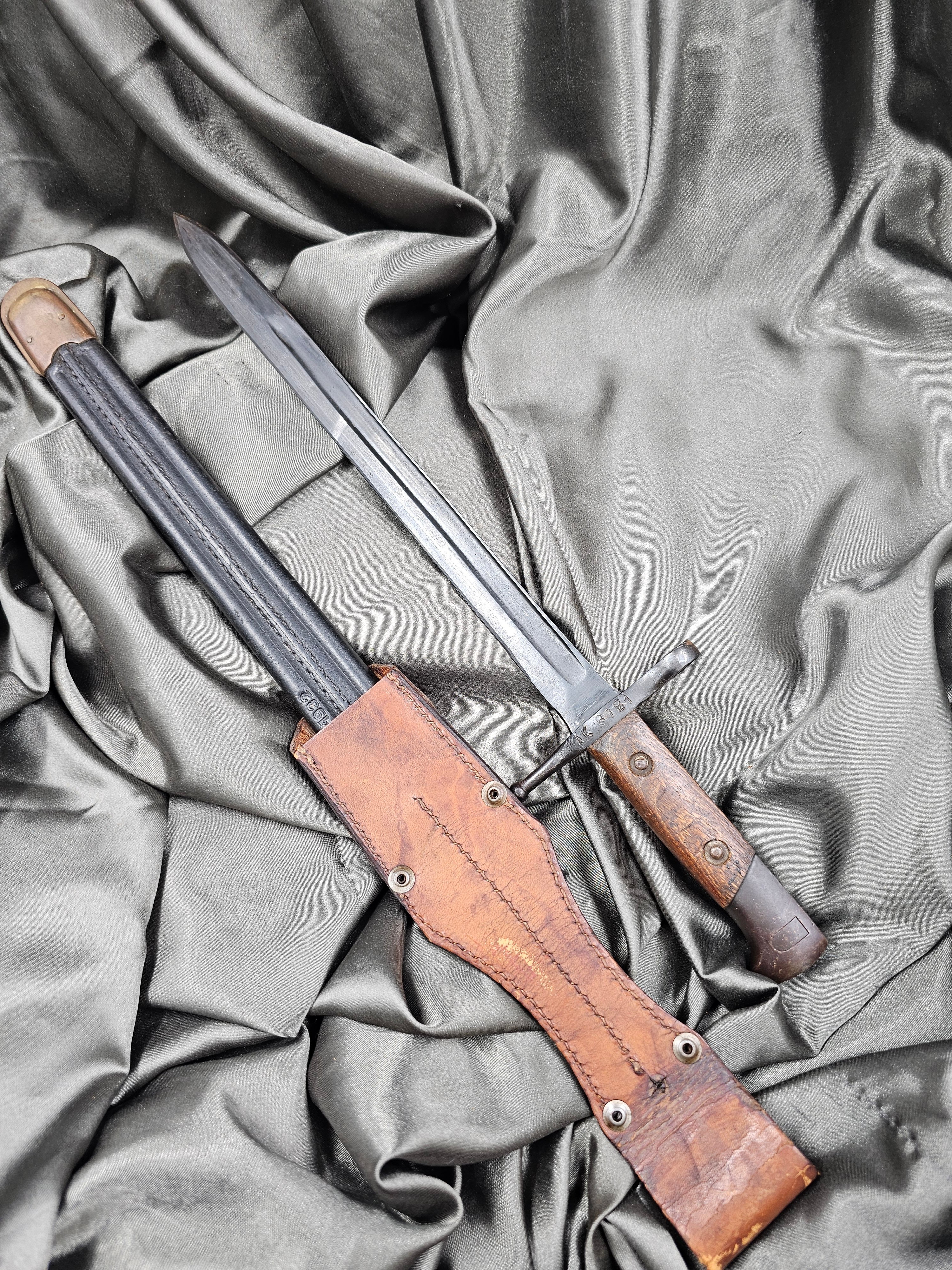WWII ERA ITALIAN FIXED BLADE CARCANO BAYONET — image 3