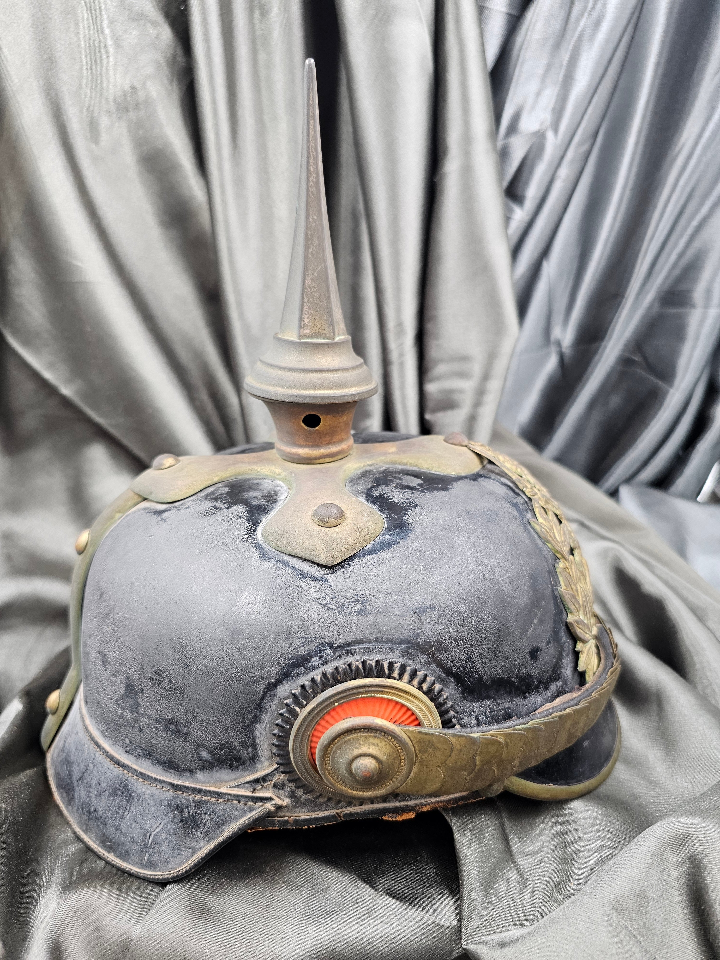 WWI ERA HESSEN GERMAN OFFICER PICKELHAUBE — image 4