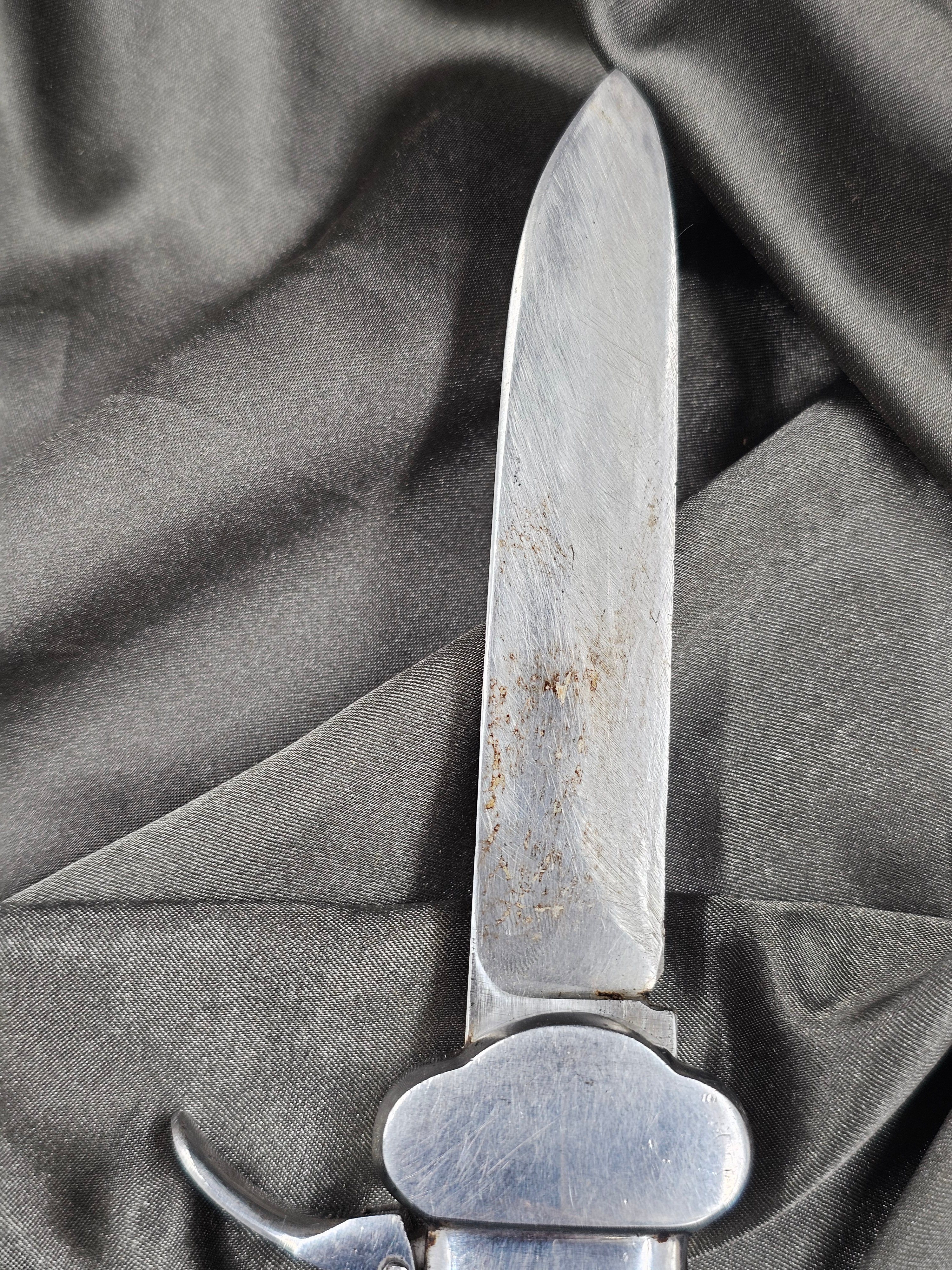 WWII GERMAN PARATROOPER FIRST PATTERN GRAVITY KNIFE — image 4