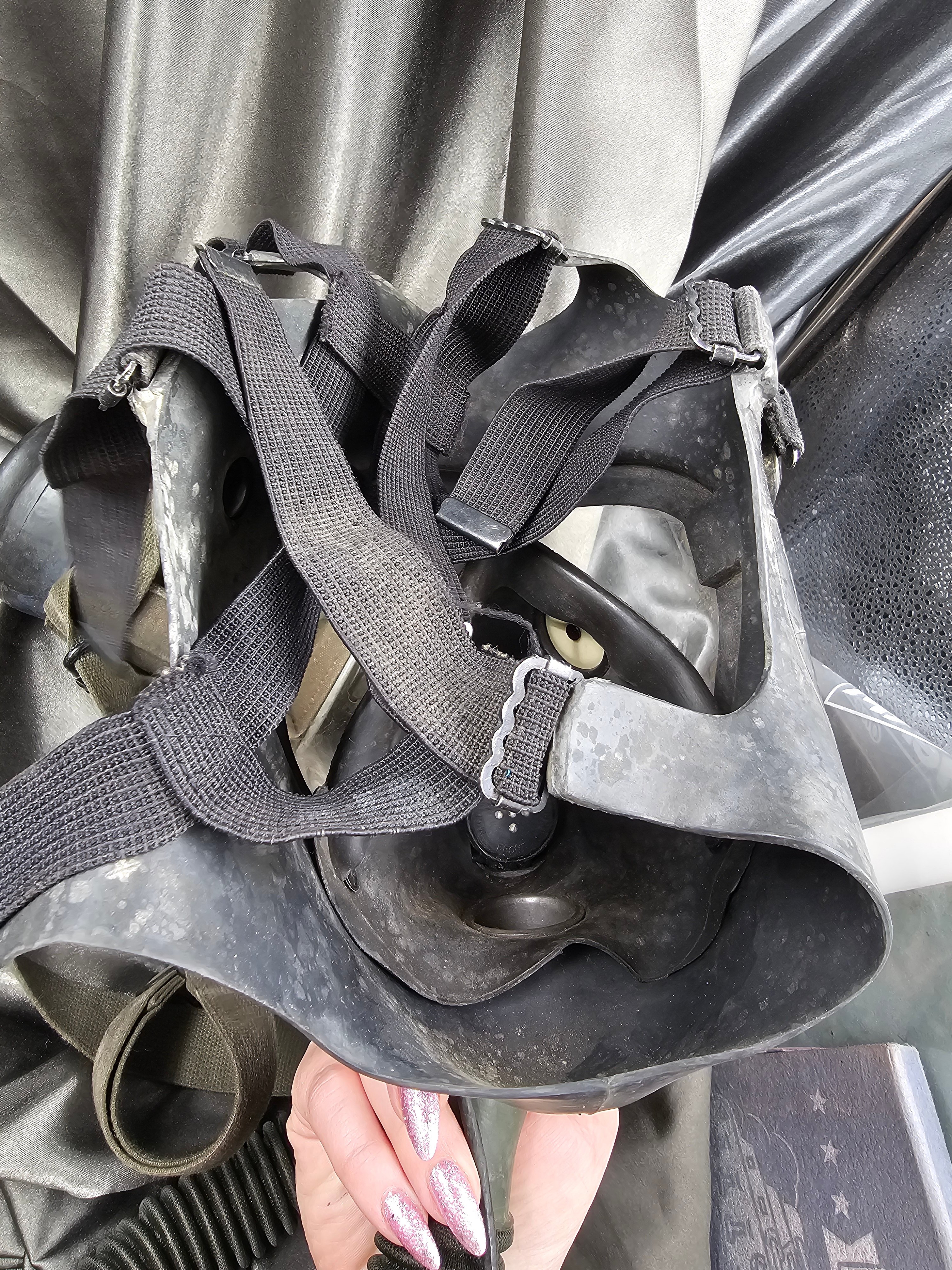 TANK CREW M25 US GAS MASK WITH M9 CANISTER CARRIER — image 7