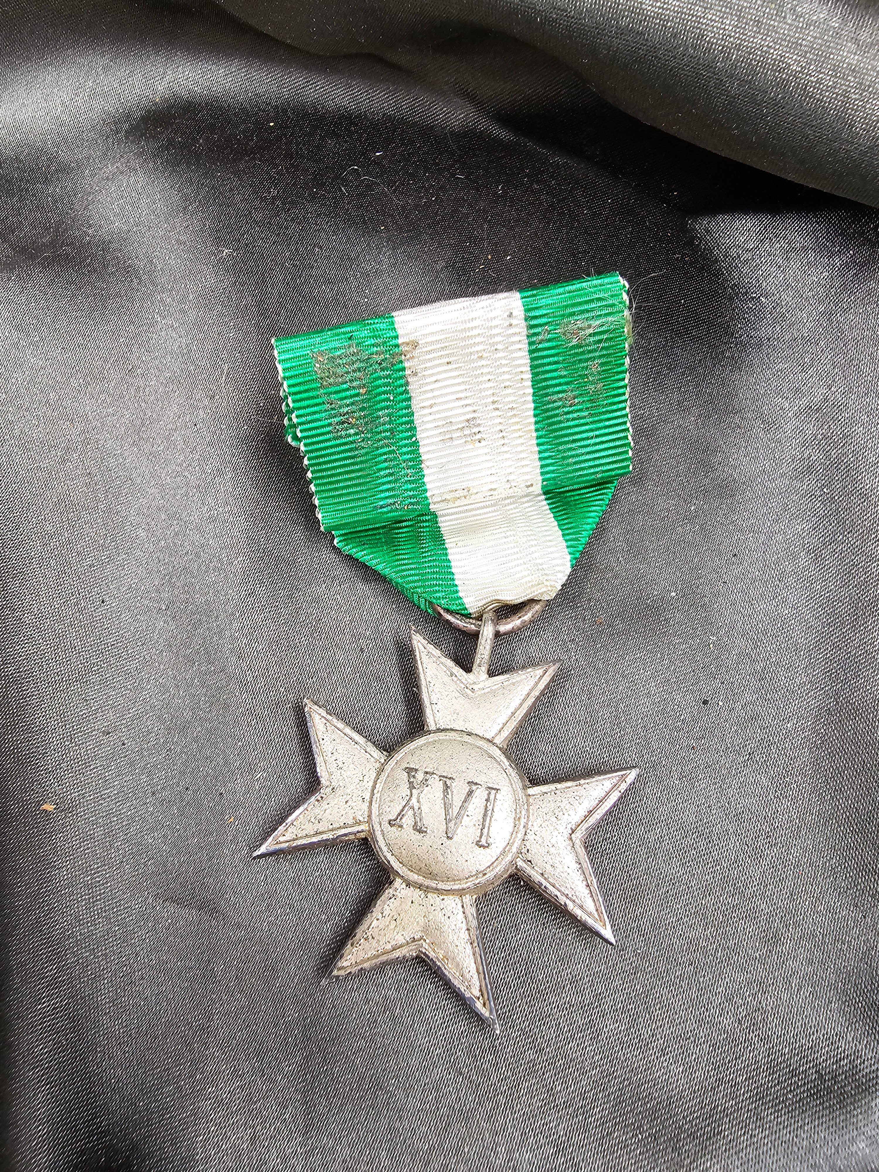 WWII ITALIAN 16 YEARS ARMY SERVICE MEDAL — image 3