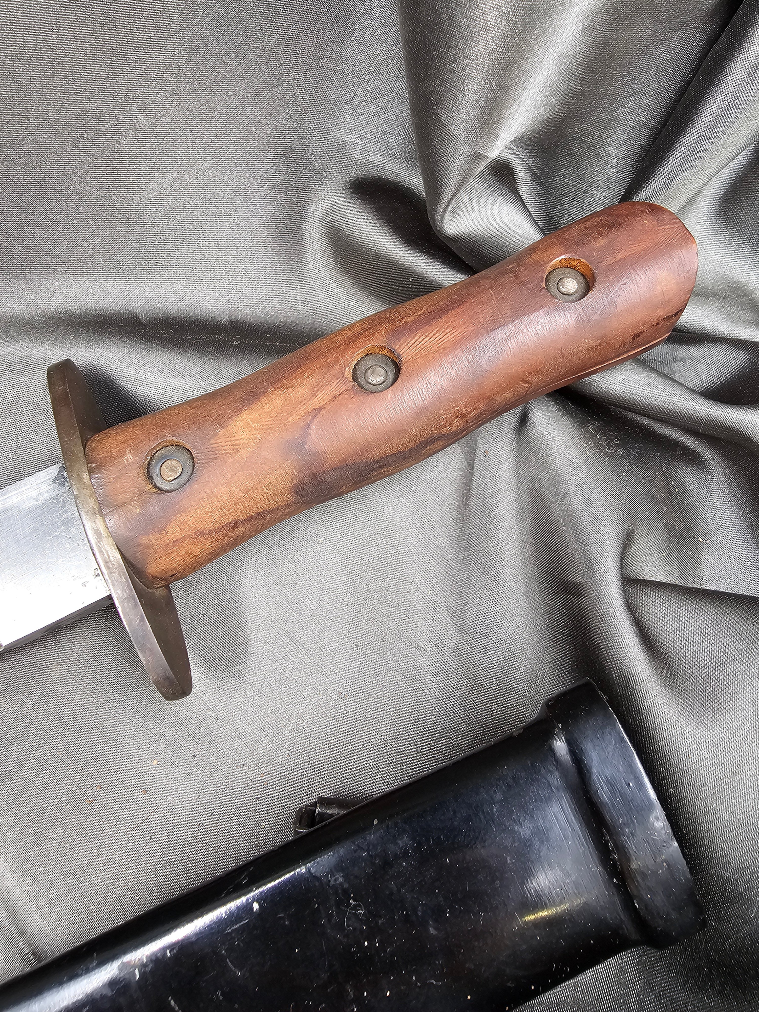 WWII ITALIAN COMBAT KNIFE — image 3