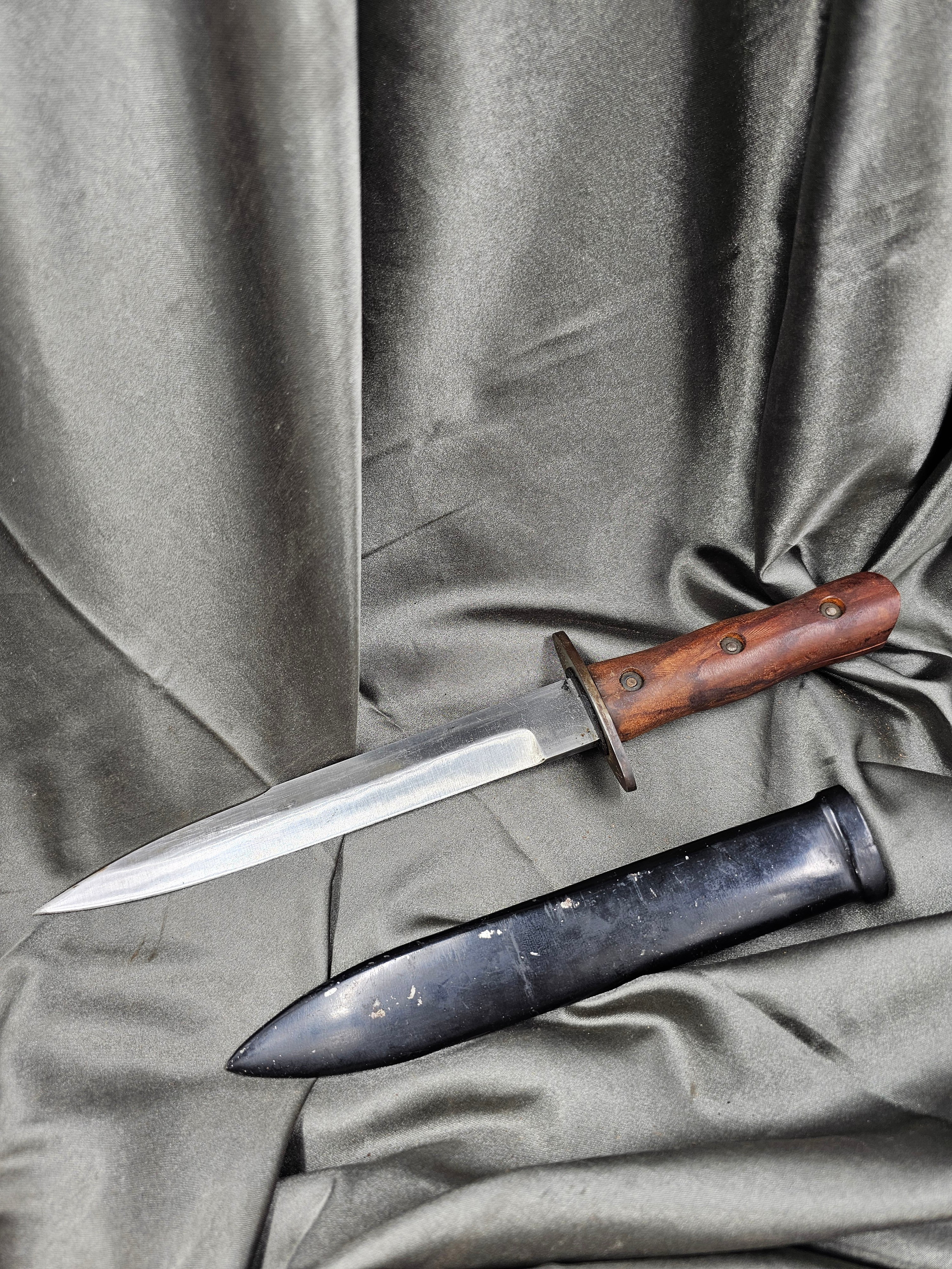 WWII ITALIAN COMBAT KNIFE — image 4