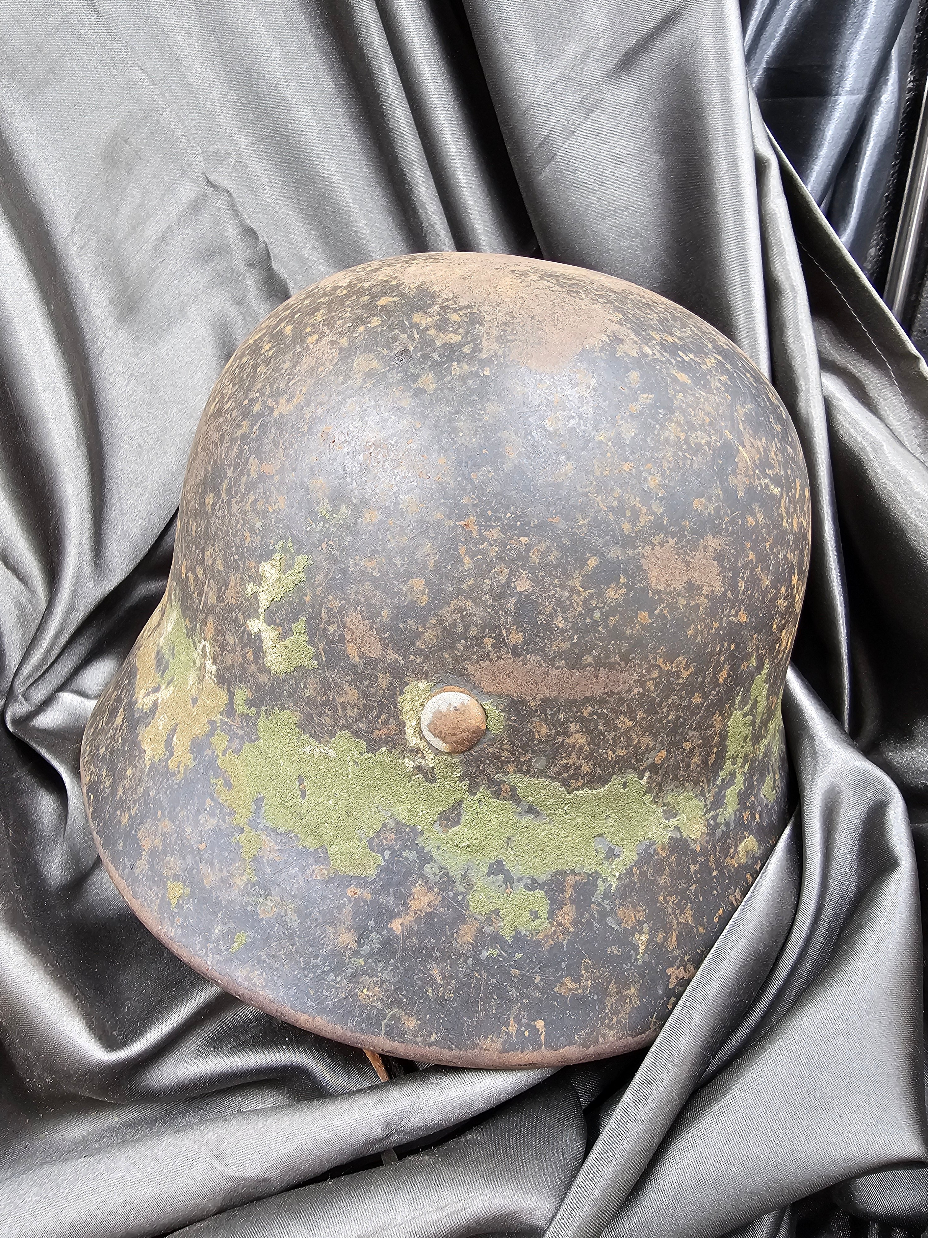 WWII GERMAN LUFTWAFFE SAWDUST TEXTURED HELMET — image 3
