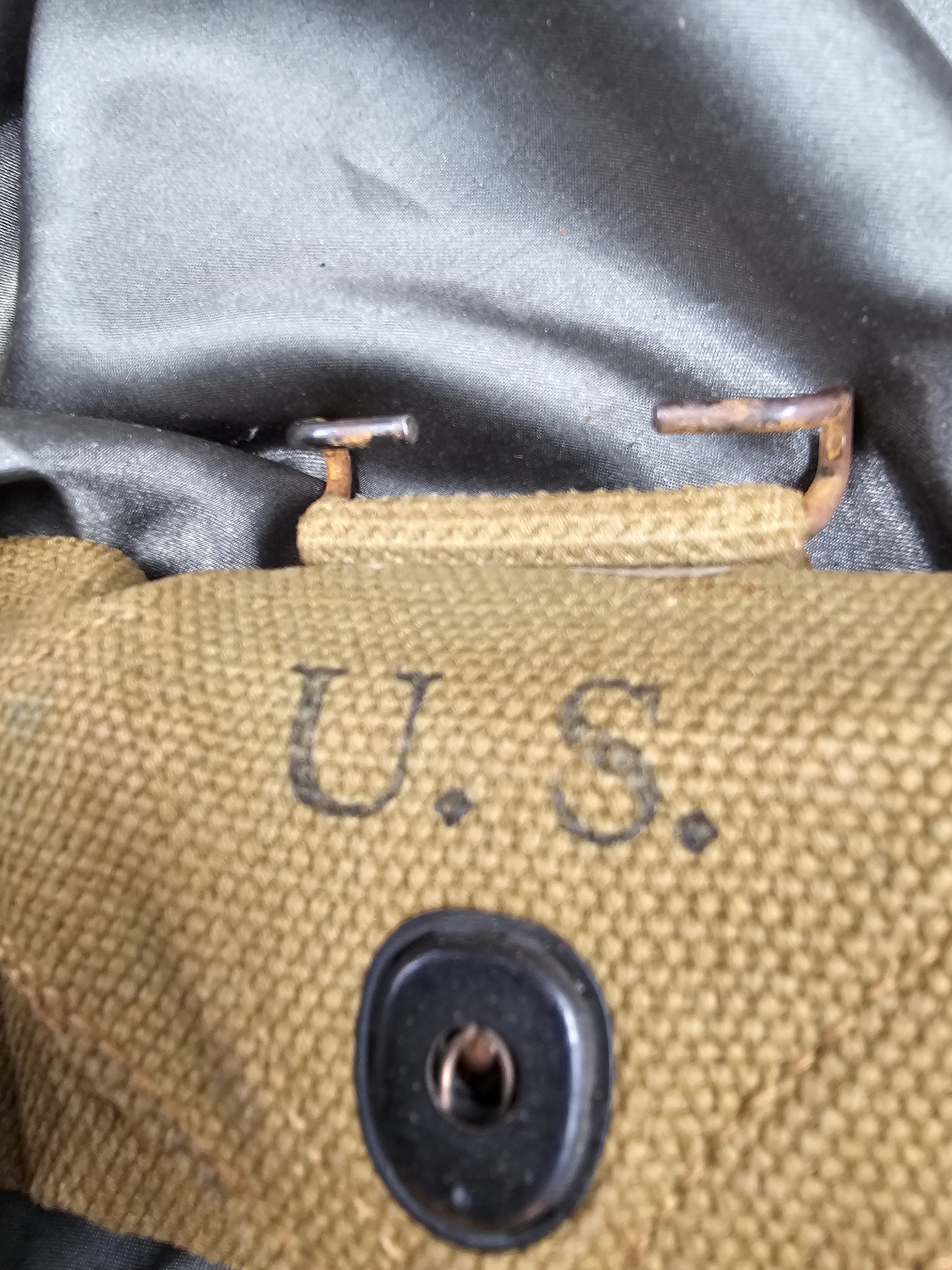 WWII US CARLISLE AND FIRST AID POUCH — image 6