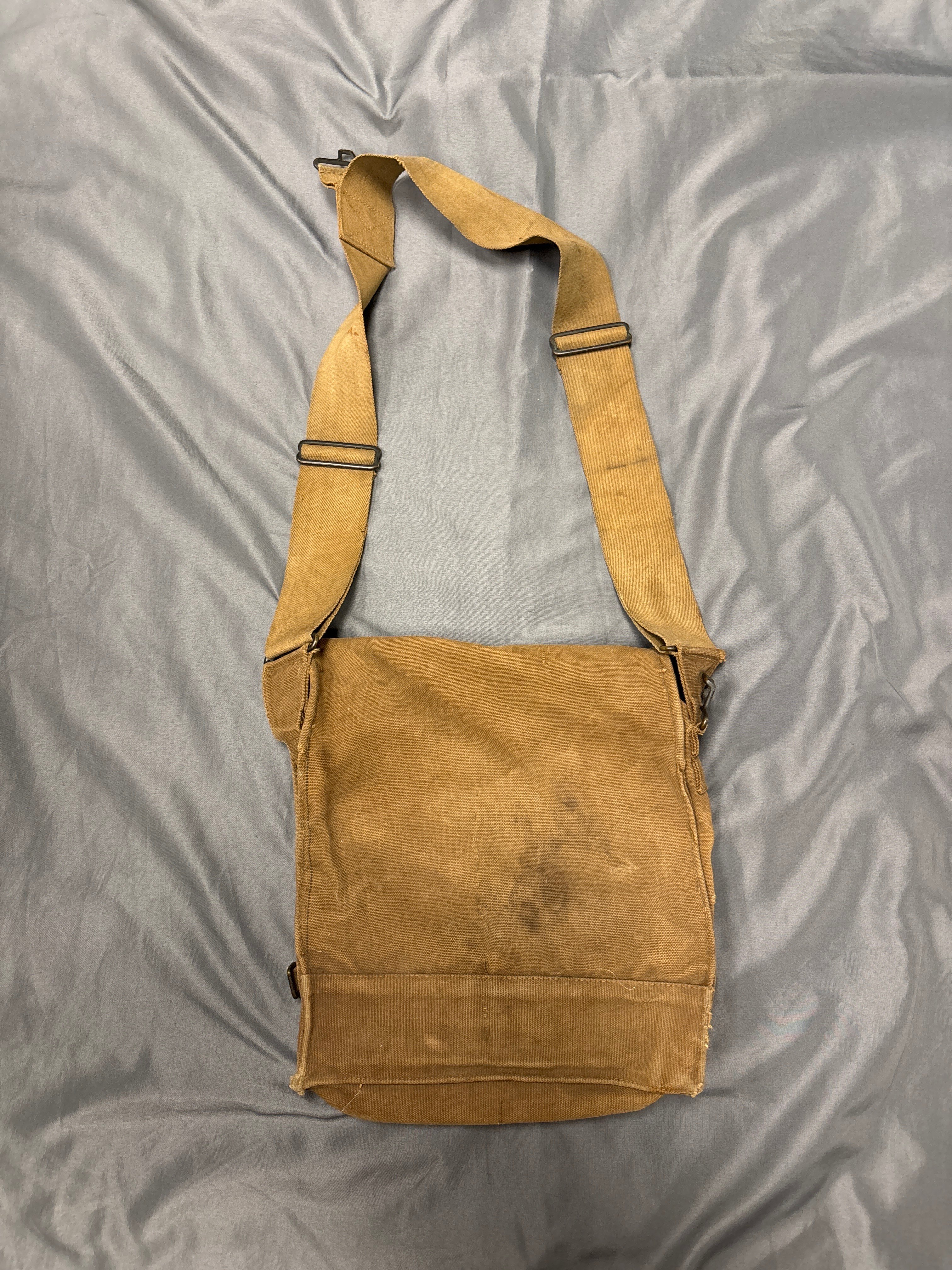 WWI US GAS MASK BAG — image 3
