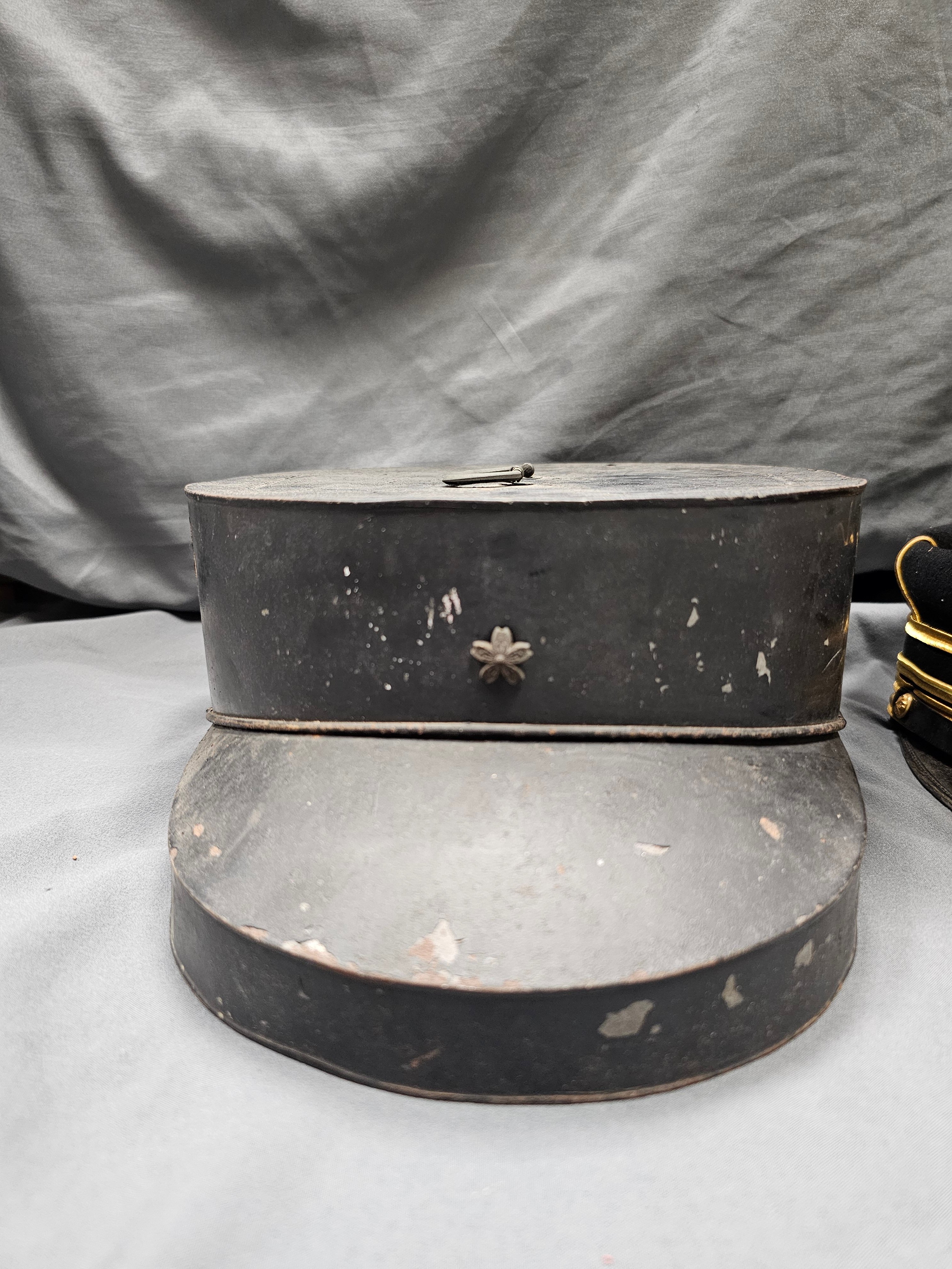 SHOWA-WWII ERA JAPANESE LIEUTENANT COLONEL UNIFORM GROUPING — image 3