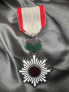 WWII JAPANESE 5th CLASS RISING SUN MEDAL