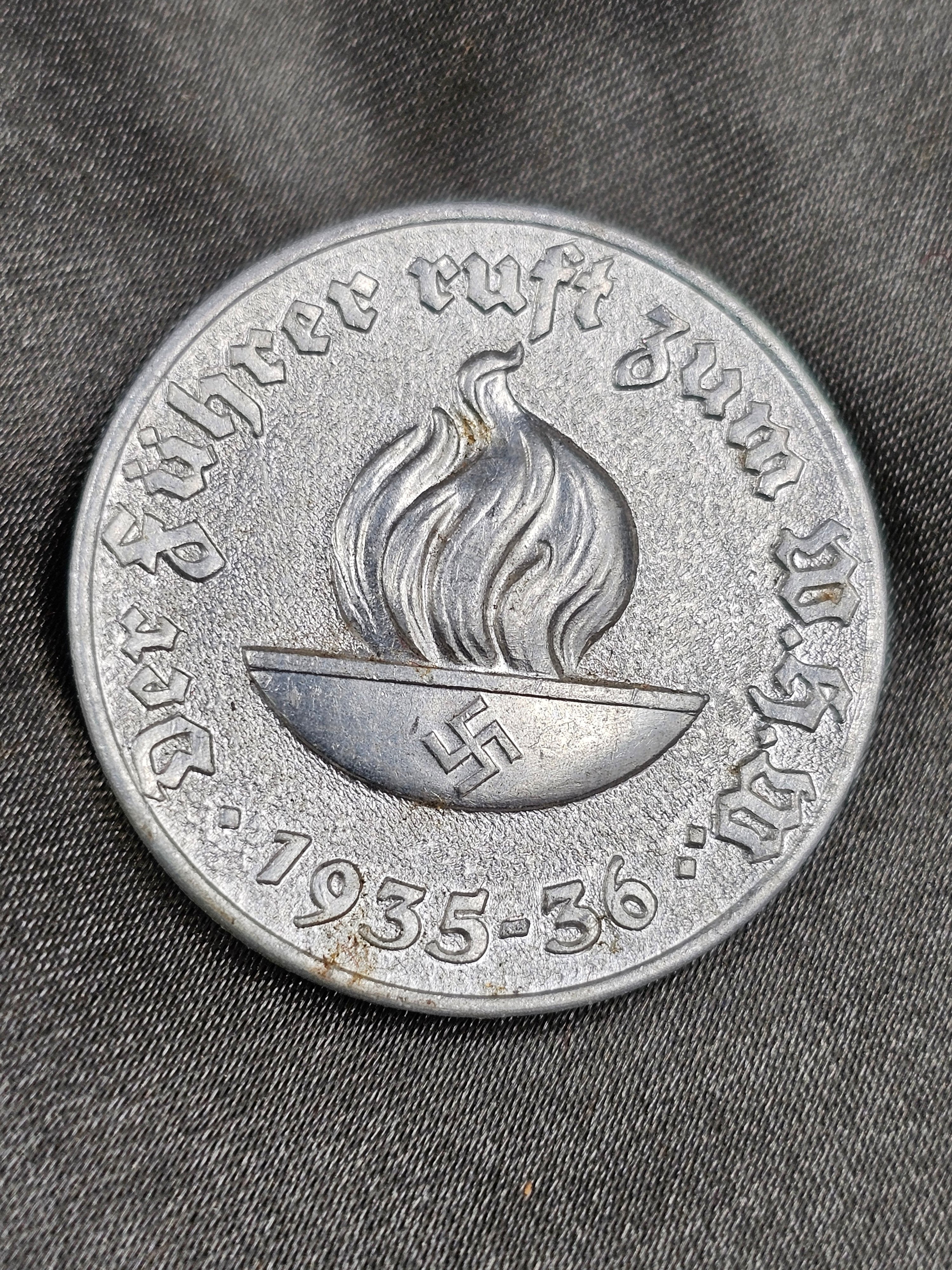 WWII GERMAN WHW TINNIE — image 2