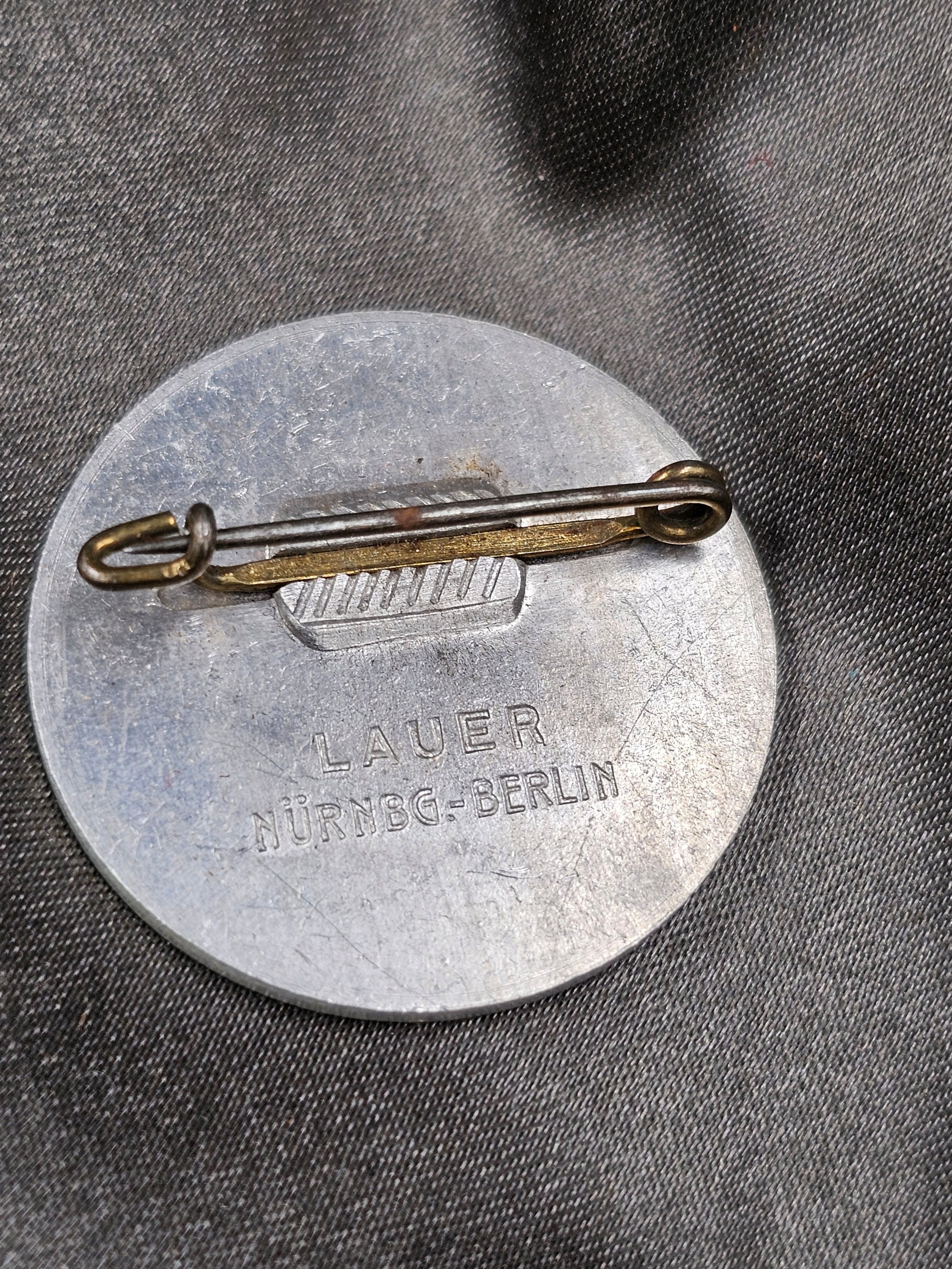 WWII GERMAN WHW TINNIE — image 3