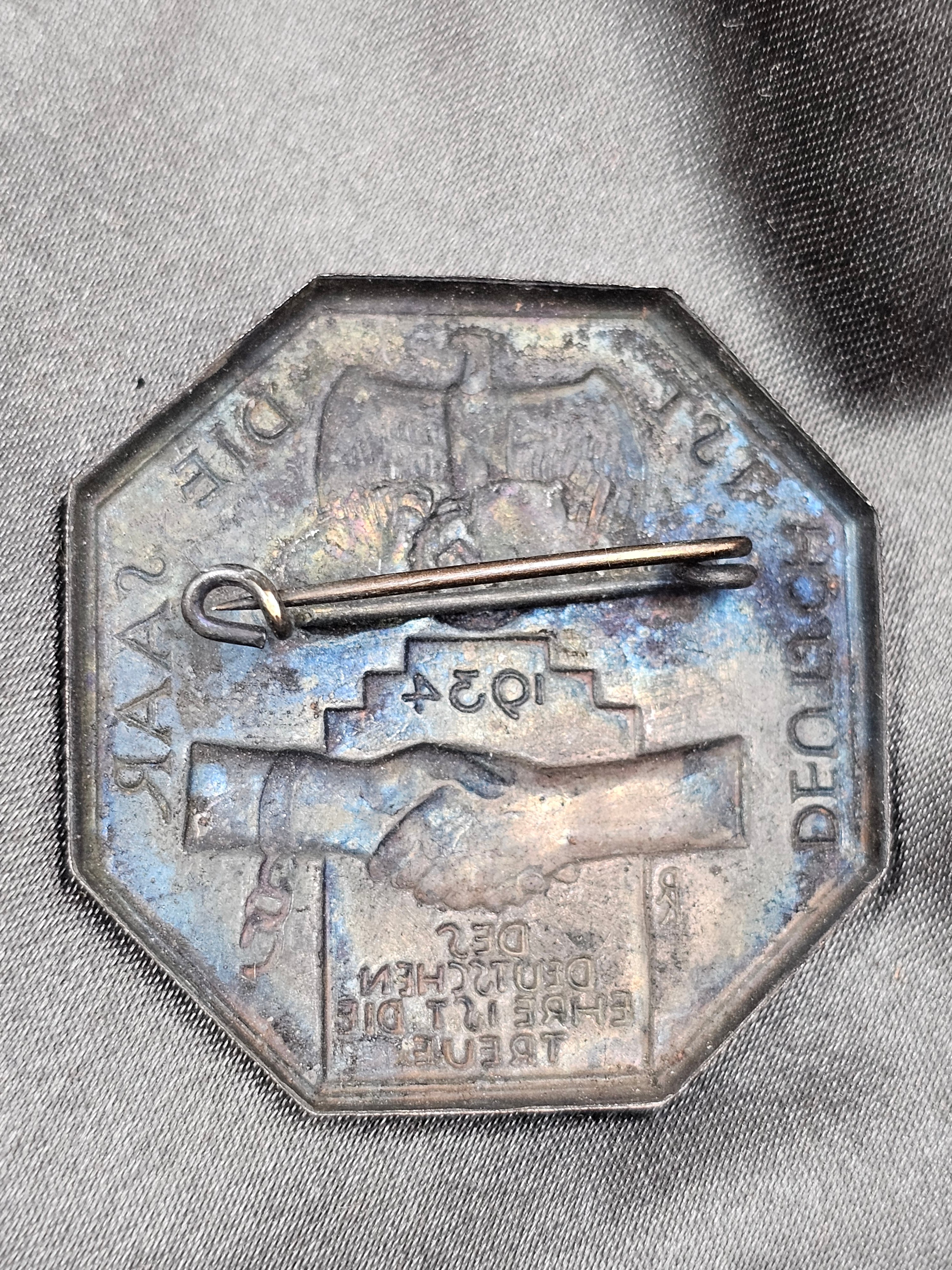 WWII ERA GERMAN SAAR 1934 TINNIE — image 2